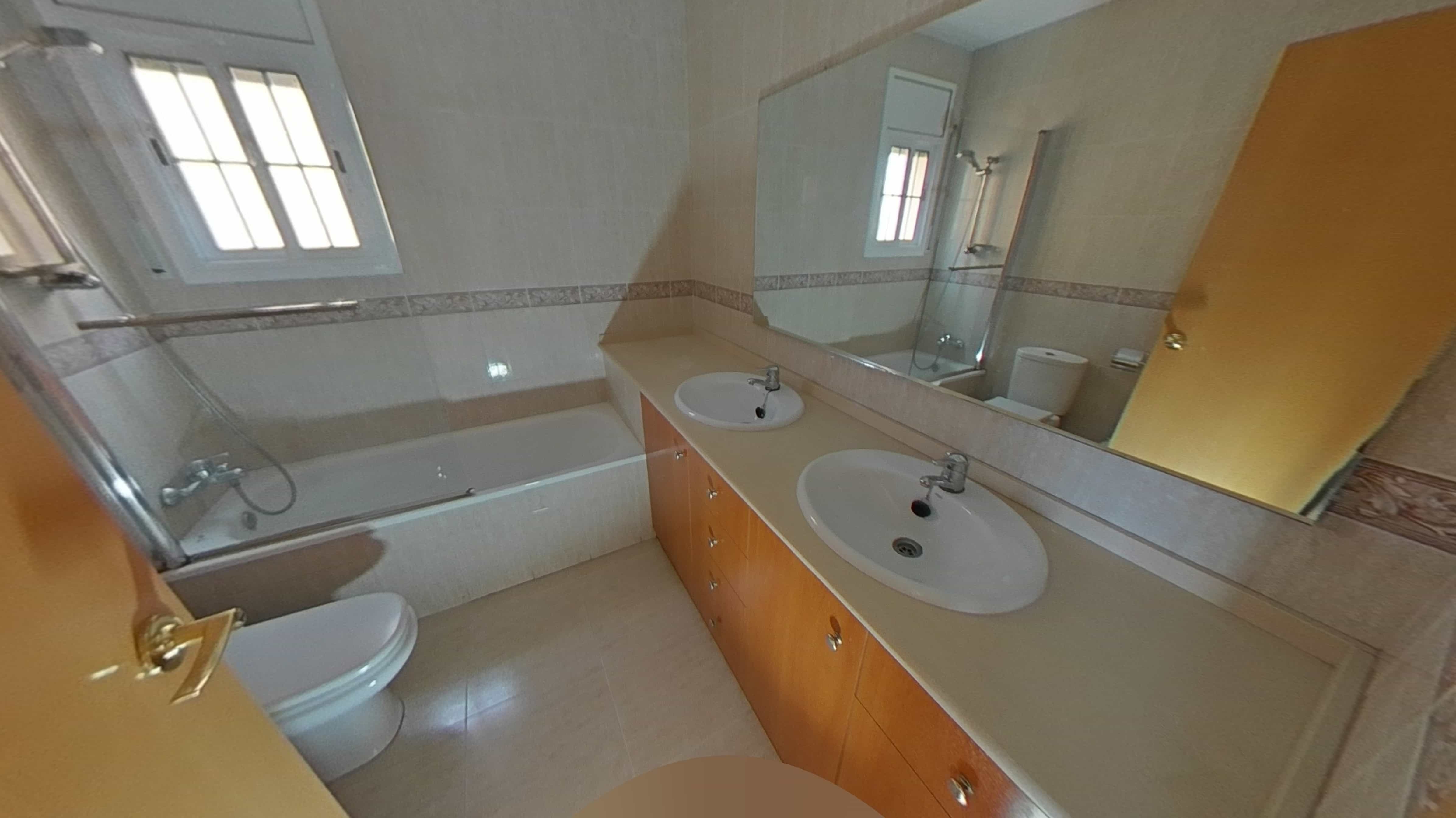 Chalet adosado en venta en calle Angel Guimera (parcela 121)