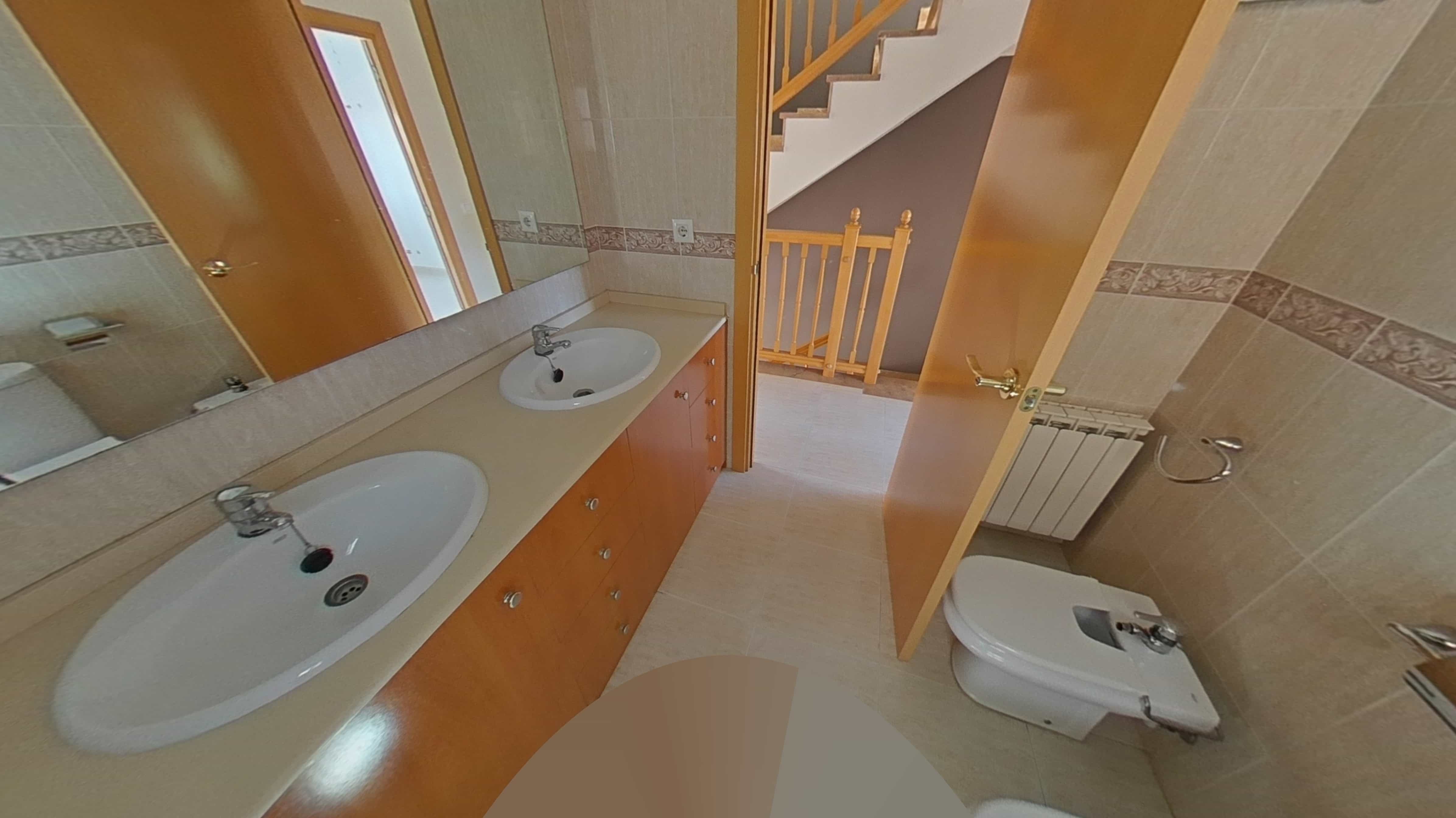 Chalet adosado en venta en calle Angel Guimera (parcela 121)