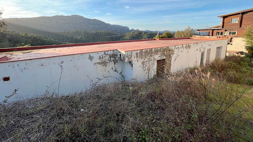 Chalet adosado en venta en calle Font Soleia