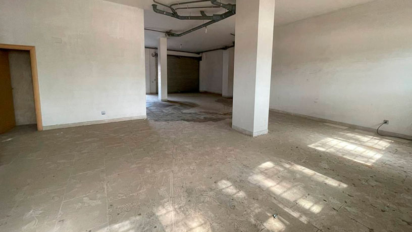 Commercial premises for sale in calle De Baix