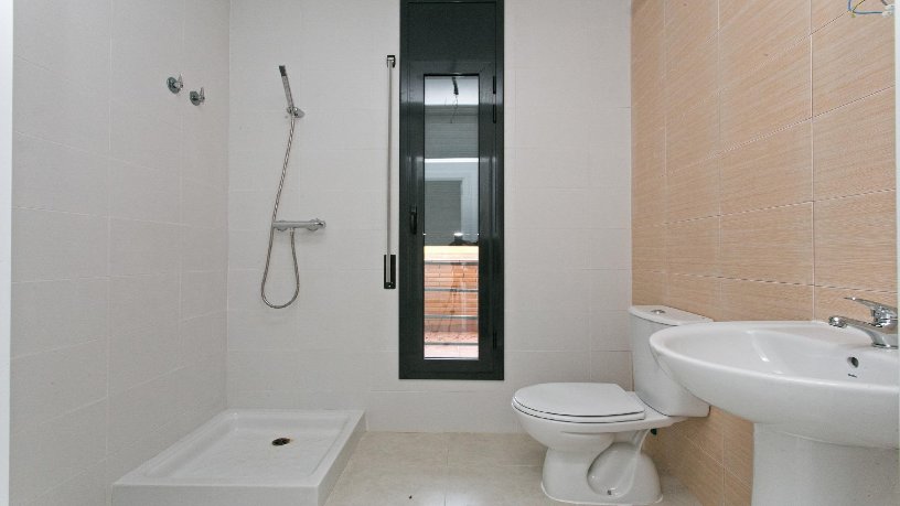 Chalet adosado en venta en calle Pompeu Fabra