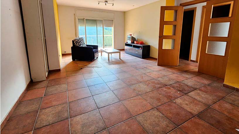 Semi-detached house for sale in avda Paisos Catalans