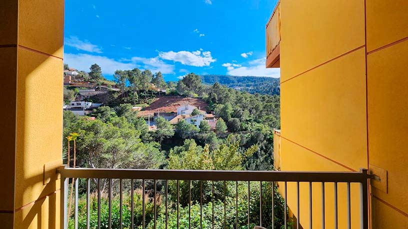 Semi-detached house for sale in avda Paisos Catalans