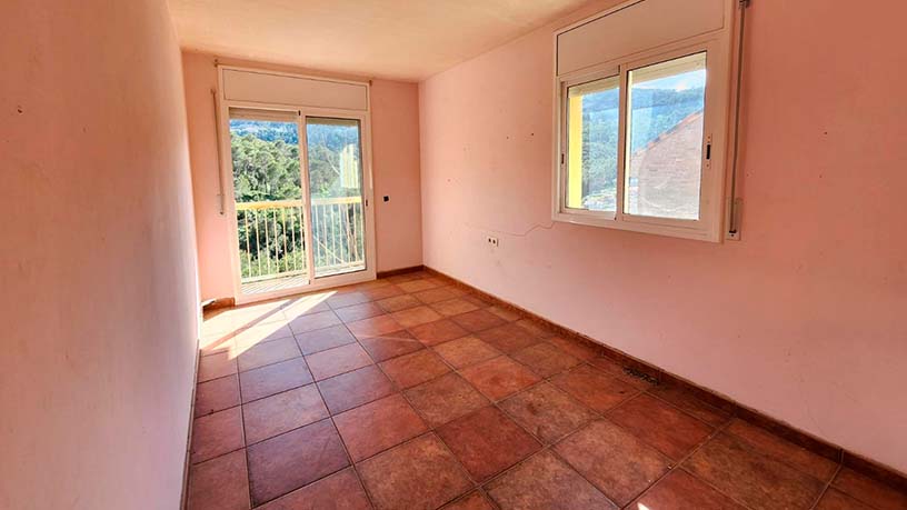 Semi-detached house for sale in avda Paisos Catalans