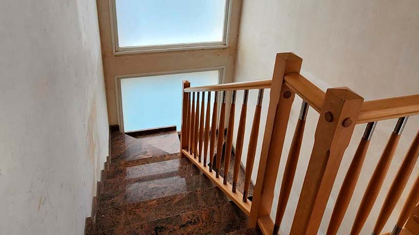 Semi-detached house for sale in avda Paisos Catalans