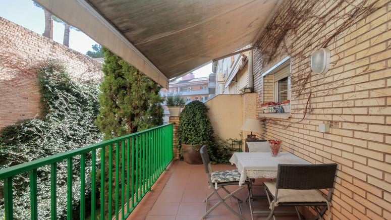 Chalet adosado en venta en calle Valencia