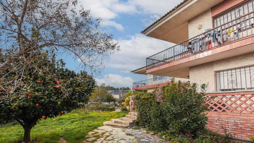 Chalet adosado en venta en calle Roger de Lluria