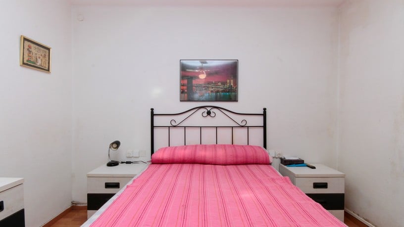 Flat for sale in carrer Carrer de la Mare Eterna