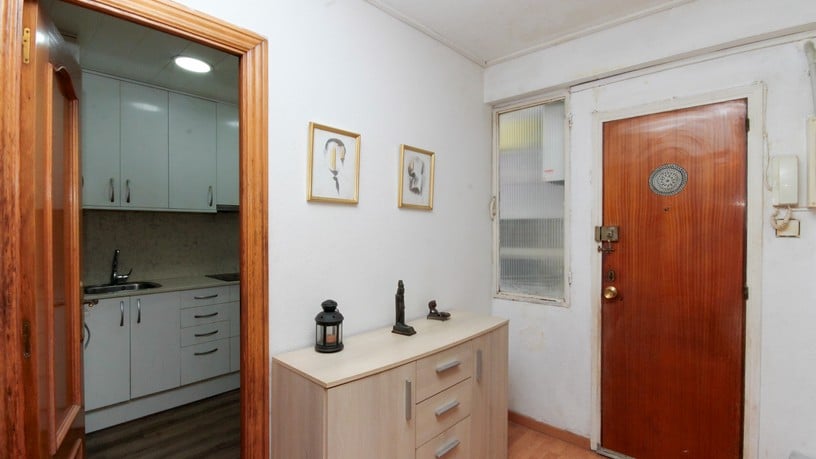 Flat for sale in carrer Carrer de la Mare Eterna