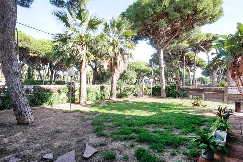 Chalet adosado en venta en carrer Carrer 19