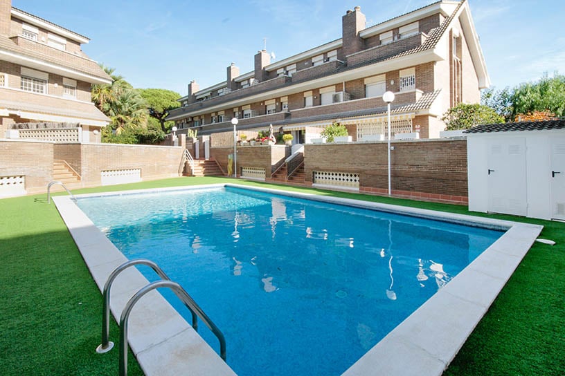 Chalet adosado en venta en carrer Carrer 19