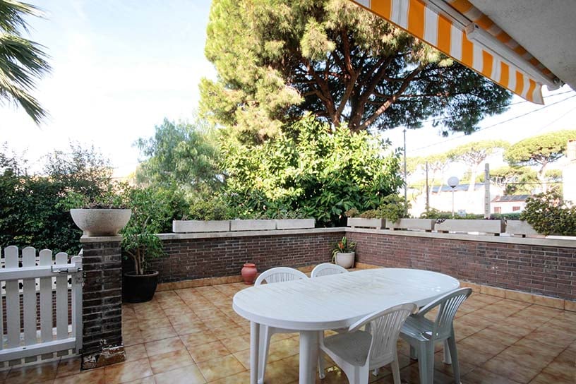Chalet adosado en venta en carrer Carrer 19