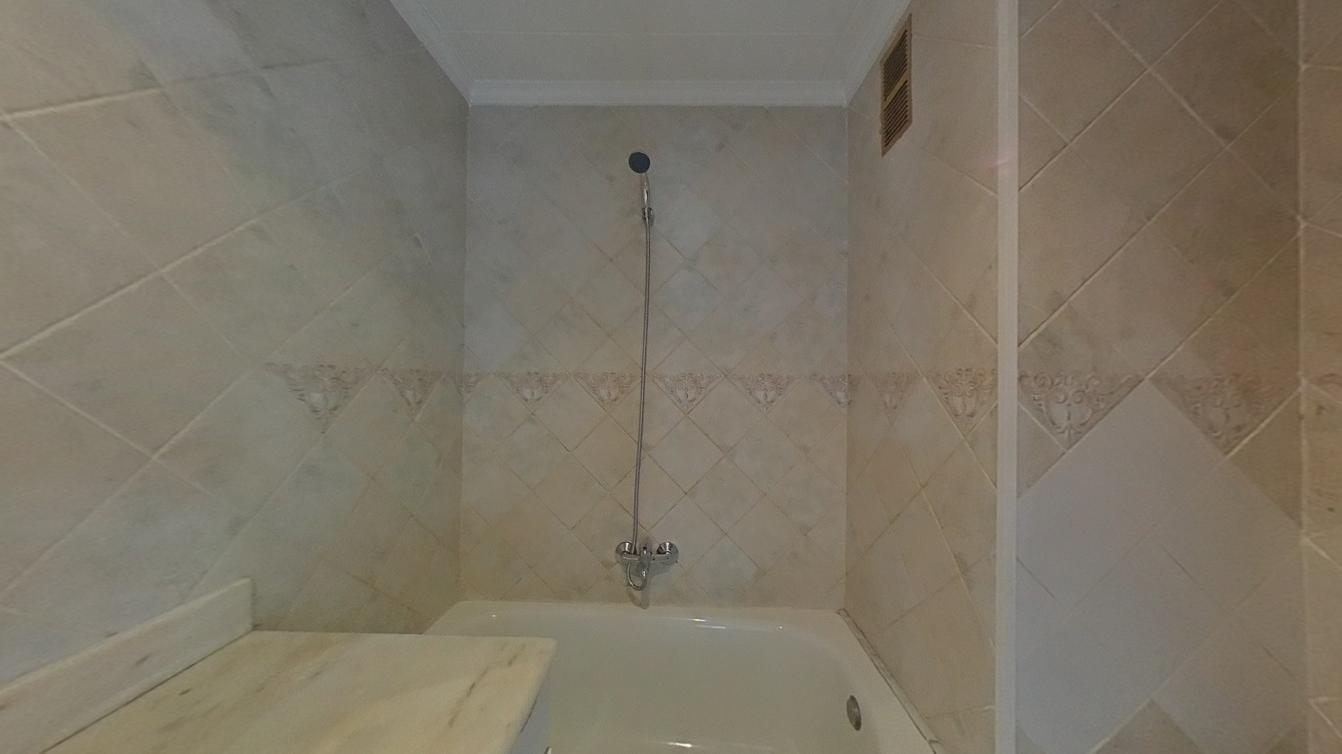 Flat for sale in calle  Ponent