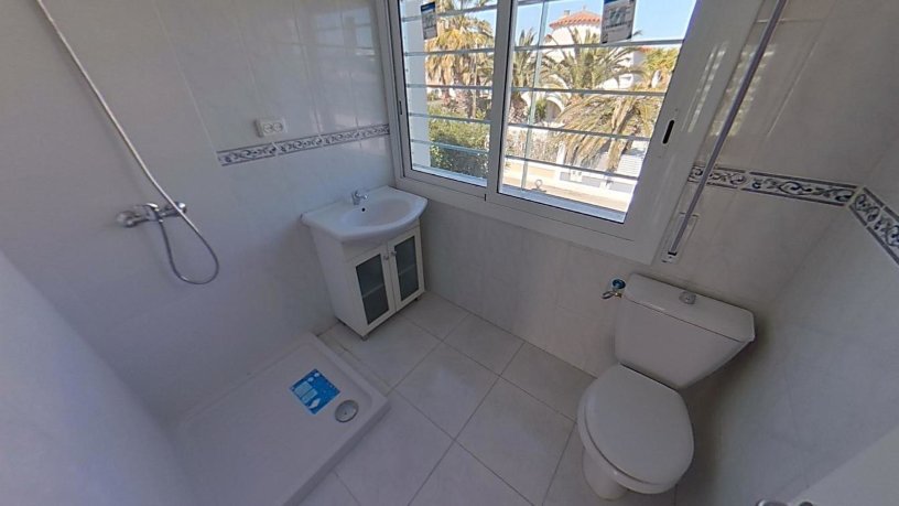 Casa en venta en calle Peni-parc.52-urb.ampuriabrava
