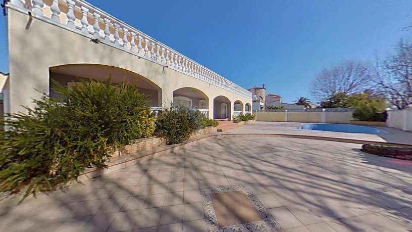 Casa en venta en calle Peni-parc.52-urb.ampuriabrava