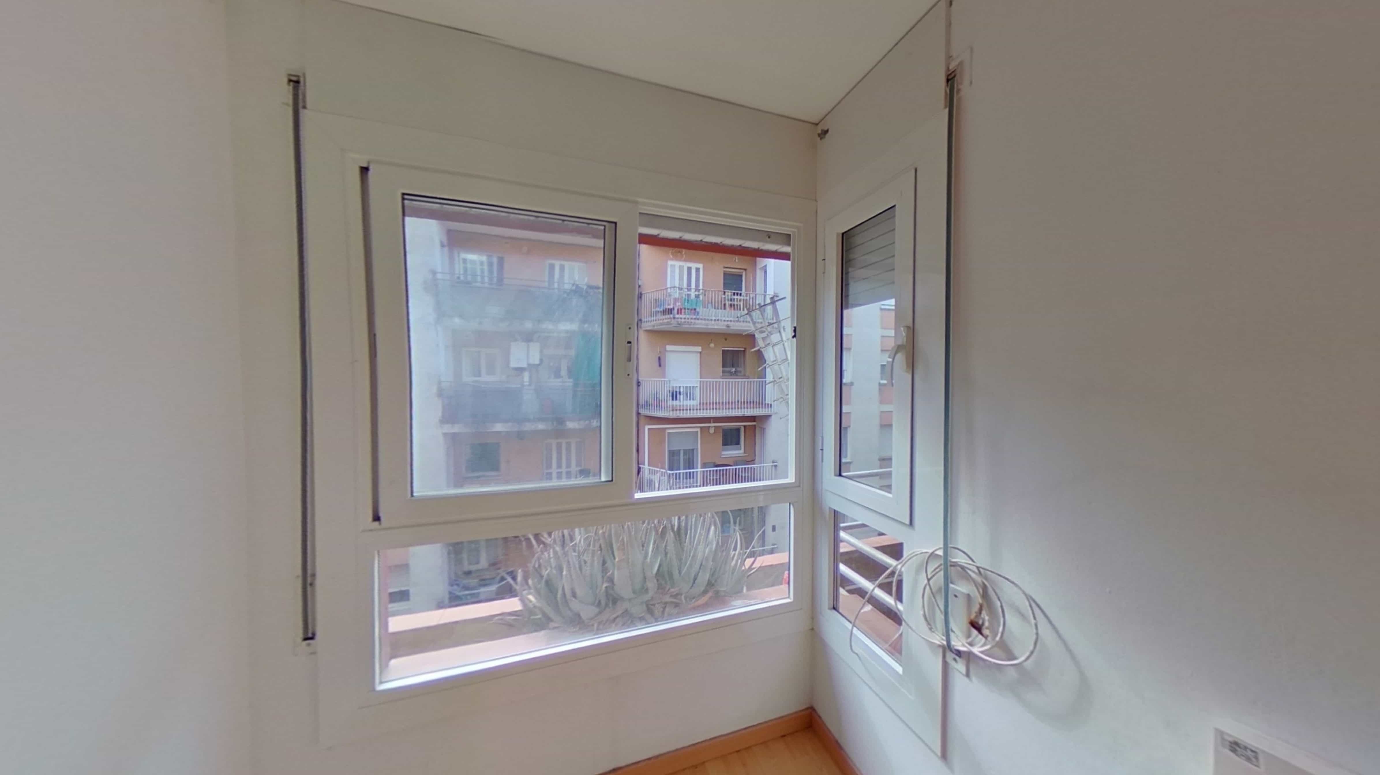 Piso en venta en calle Angel Guimera