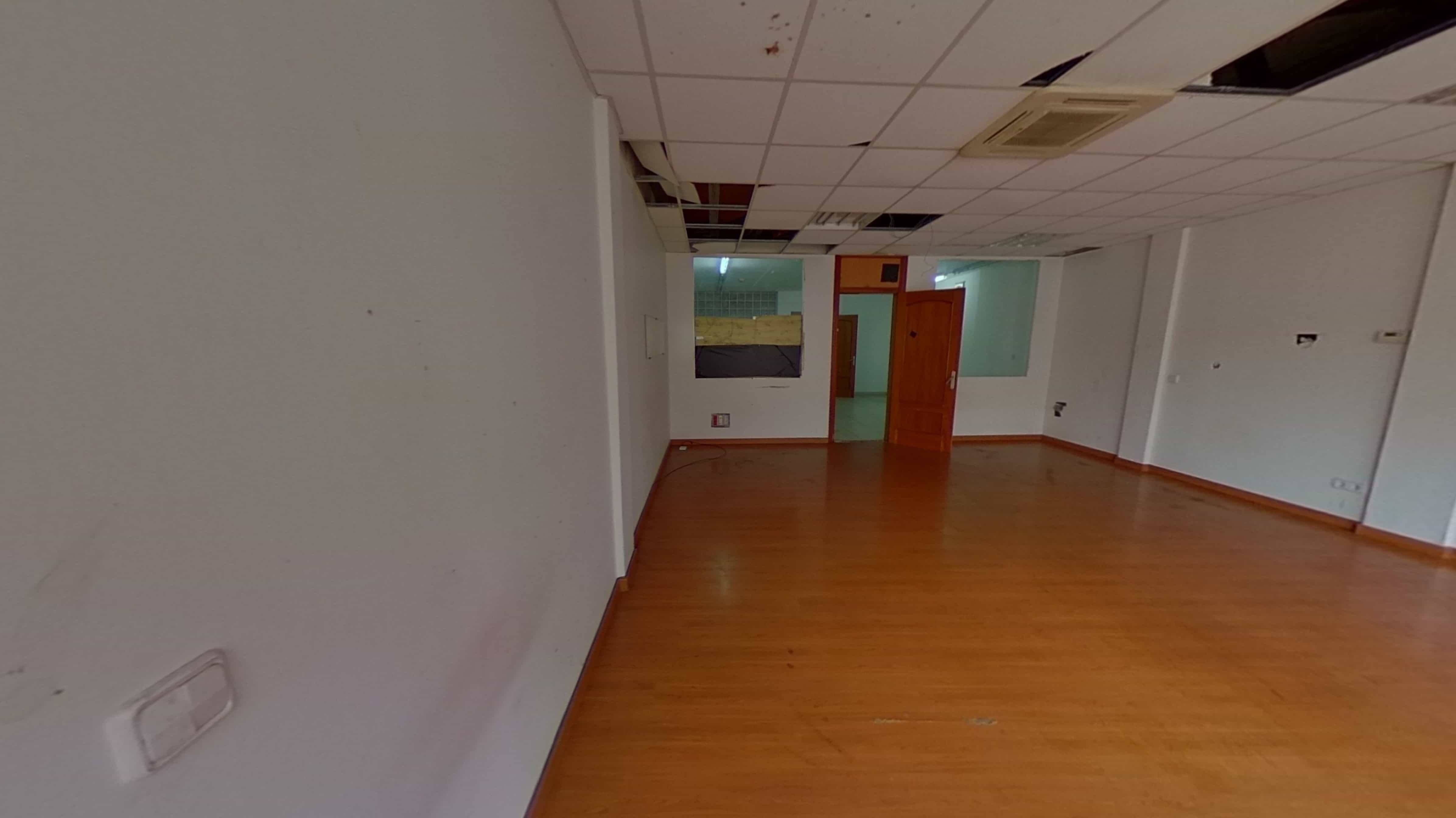 Chalet adosado en venta en calle Emporda