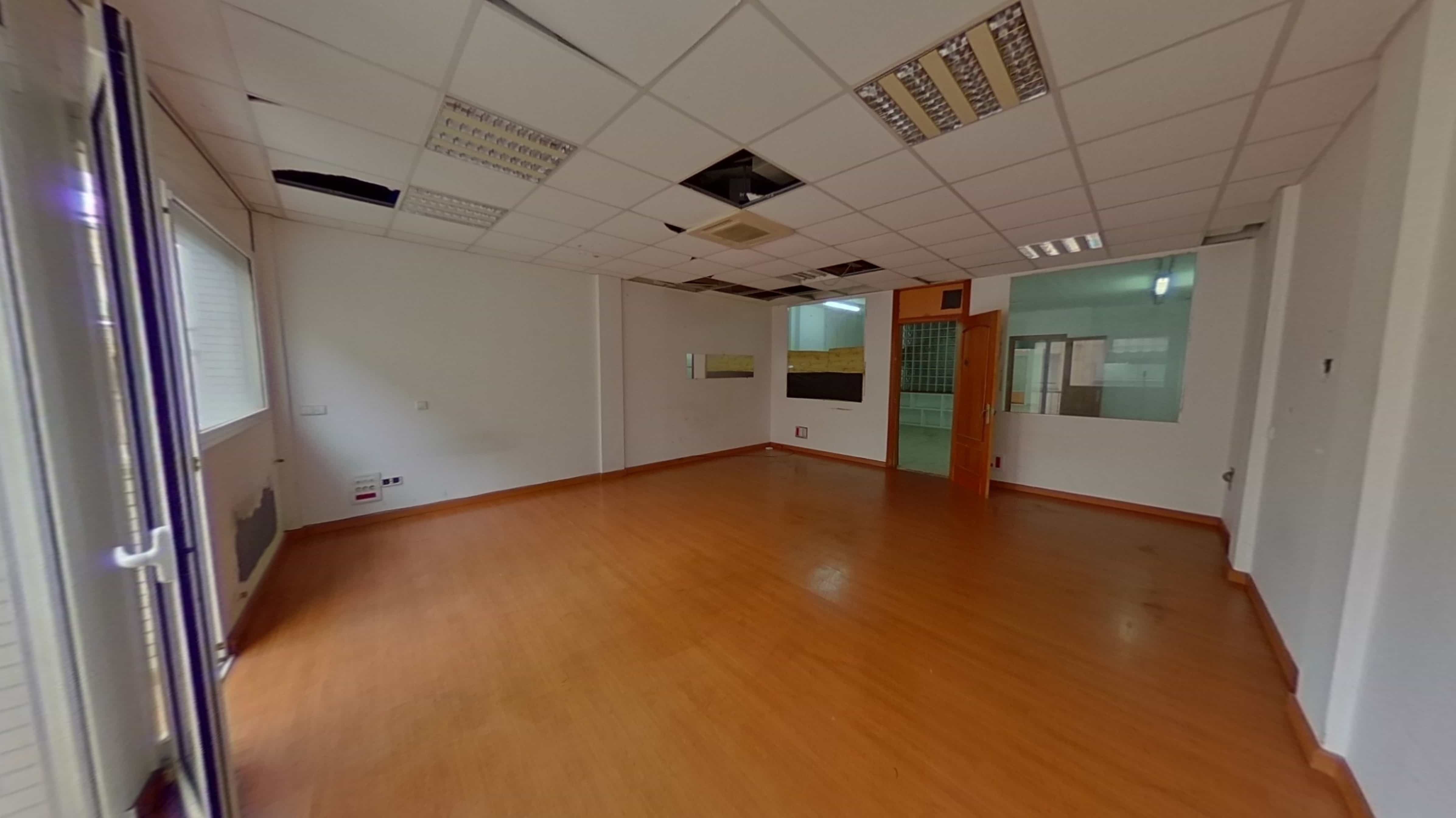 Chalet adosado en venta en calle Emporda
