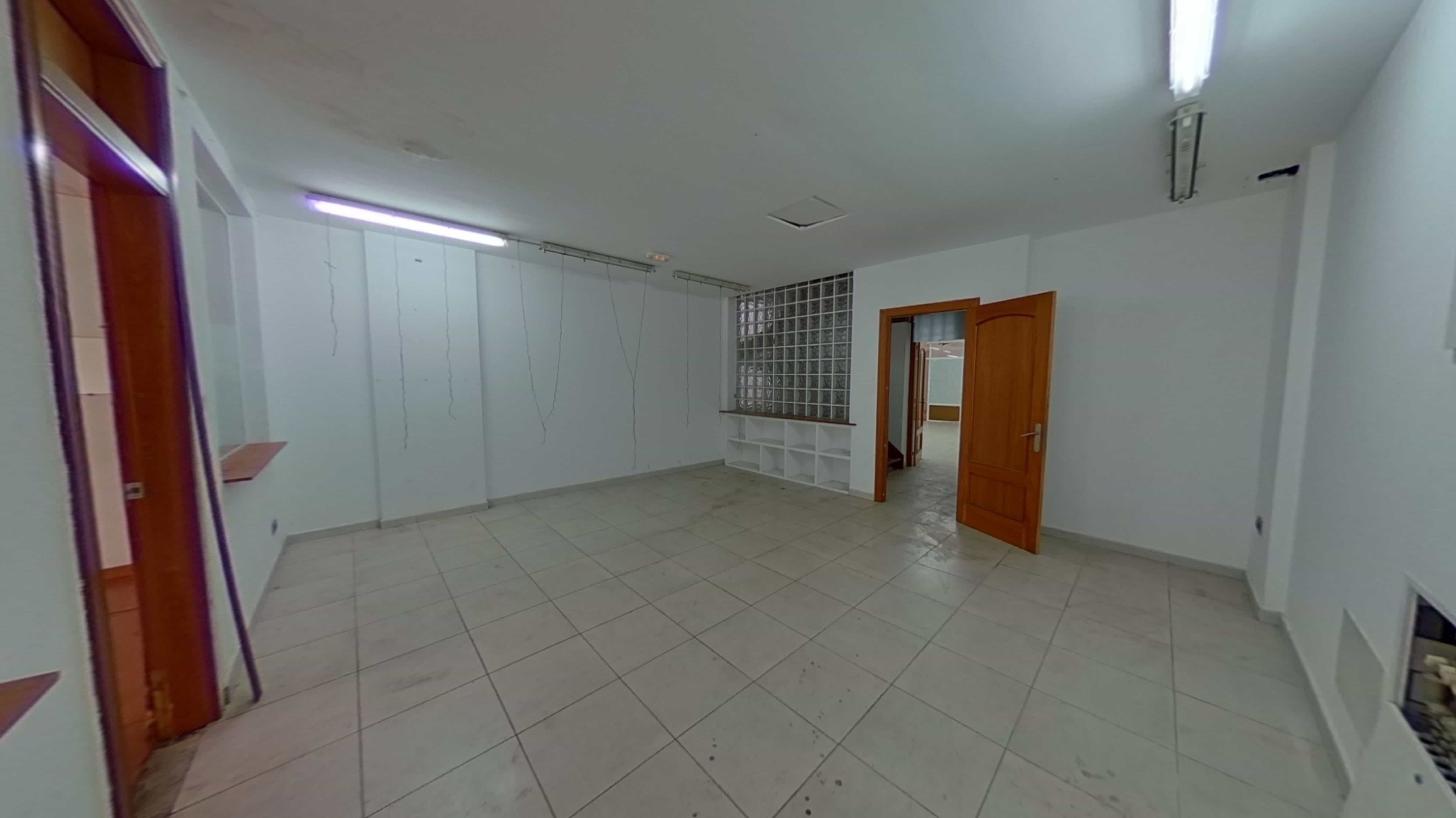 Chalet adosado en venta en calle Emporda