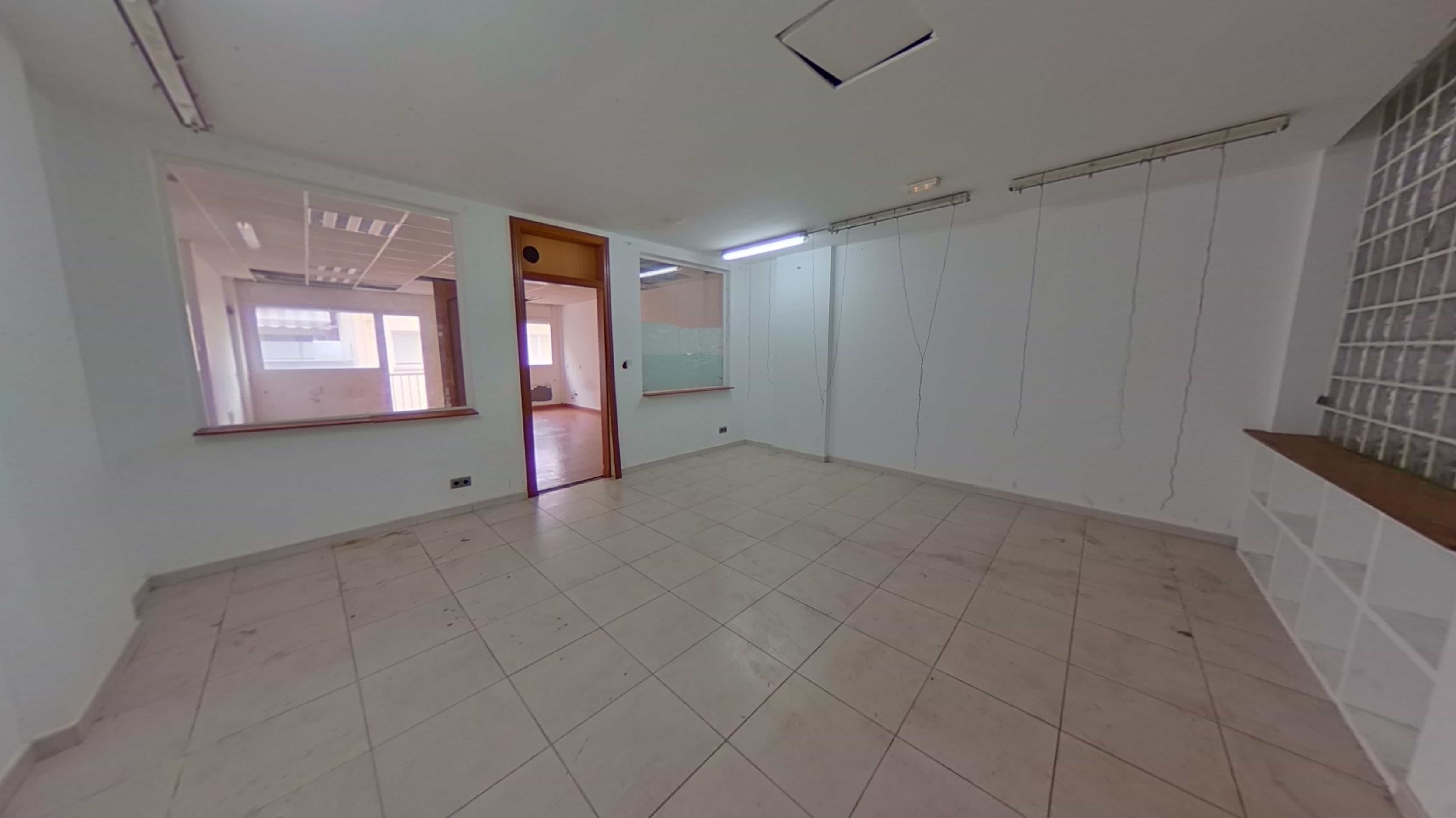Chalet adosado en venta en calle Emporda