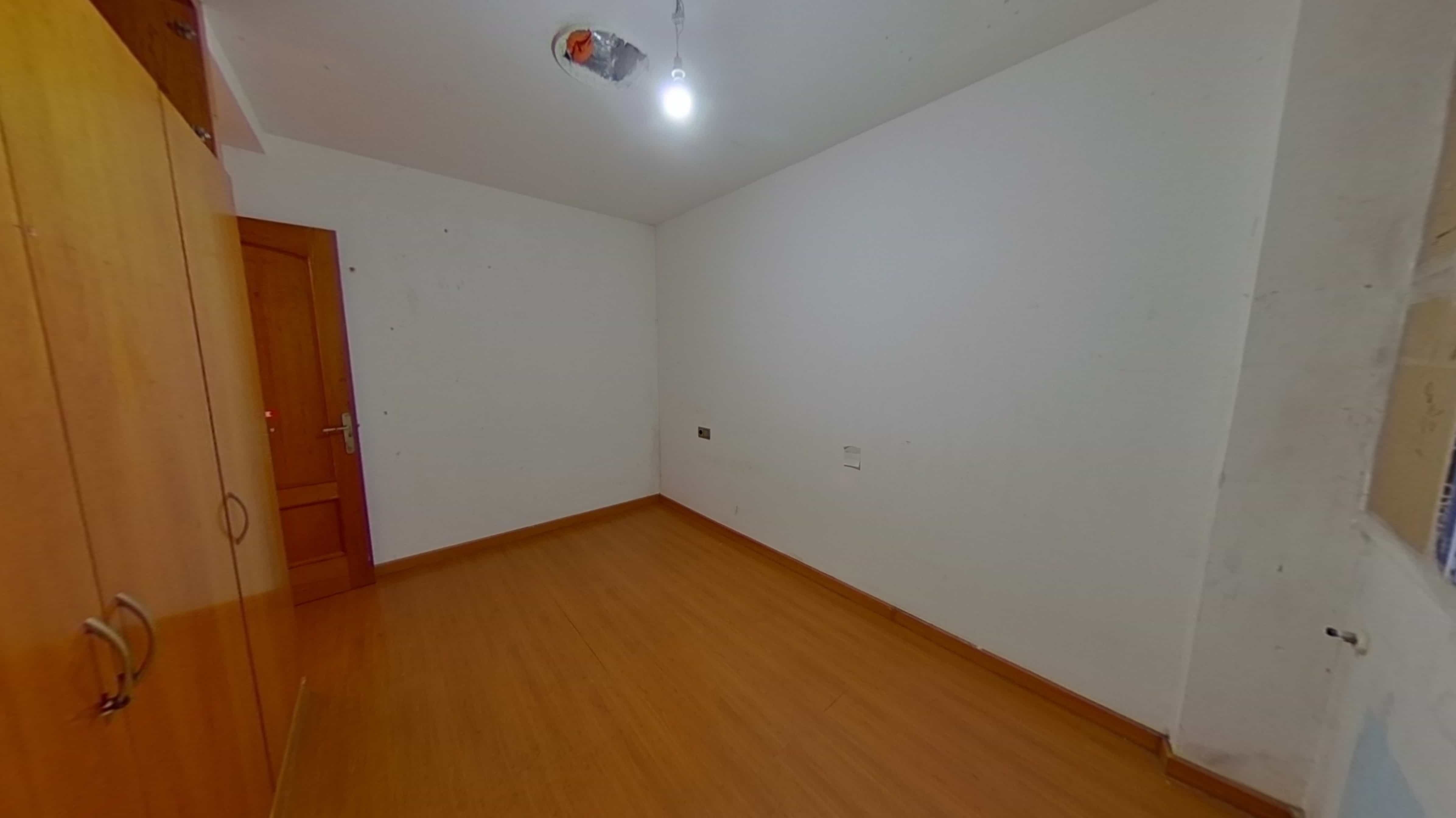Chalet adosado en venta en calle Emporda