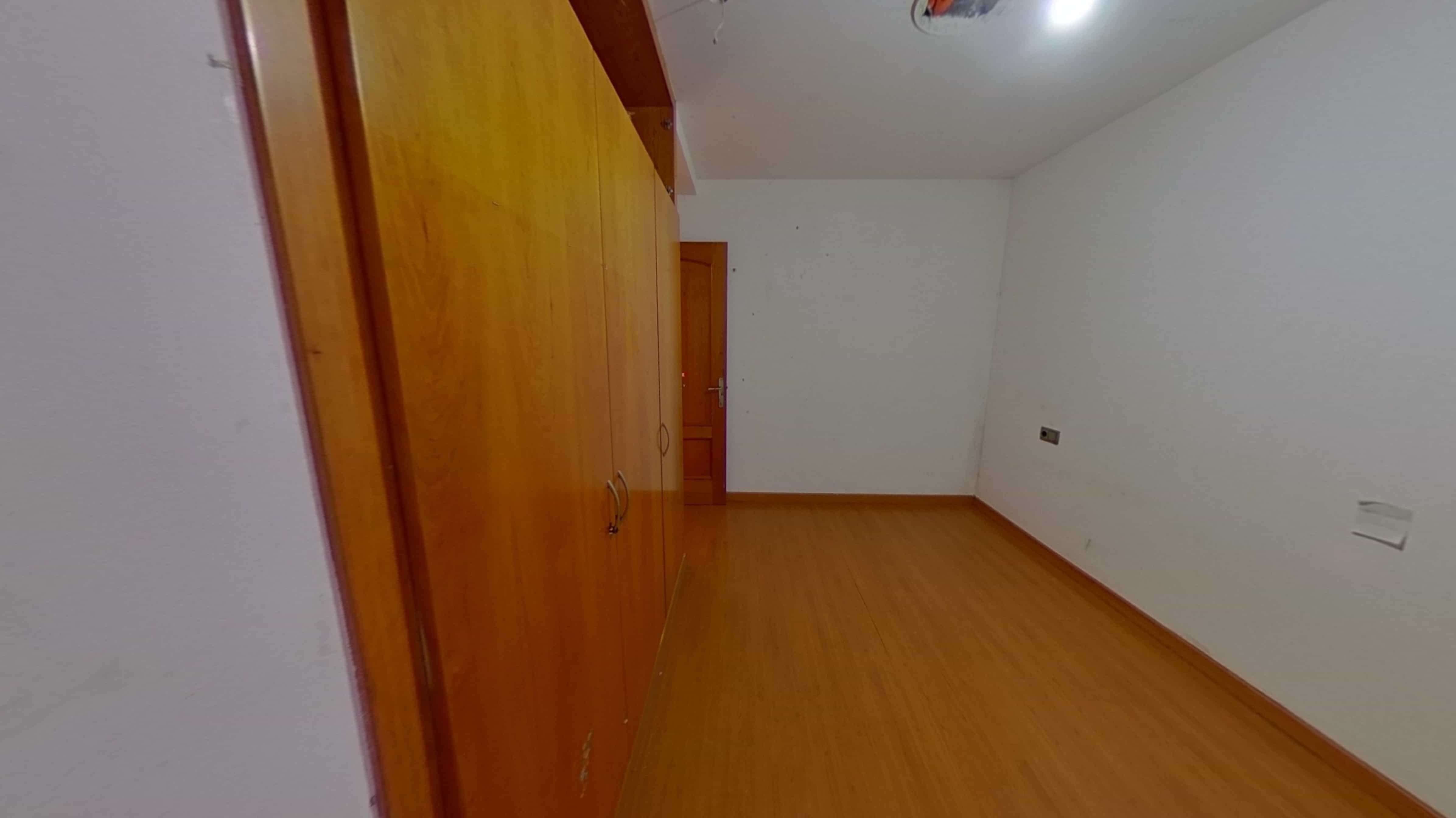 Chalet adosado en venta en calle Emporda