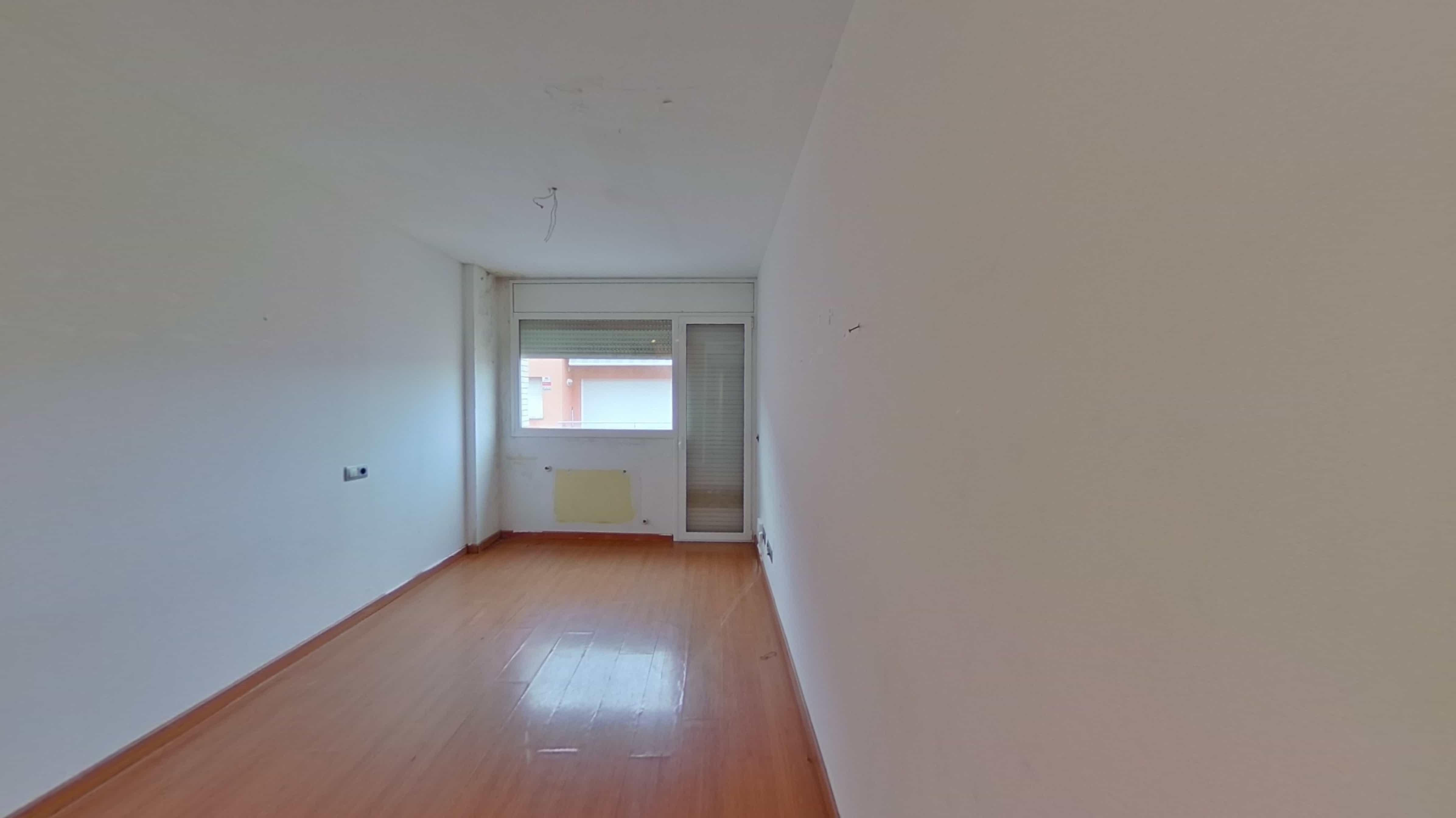 Chalet adosado en venta en calle Emporda