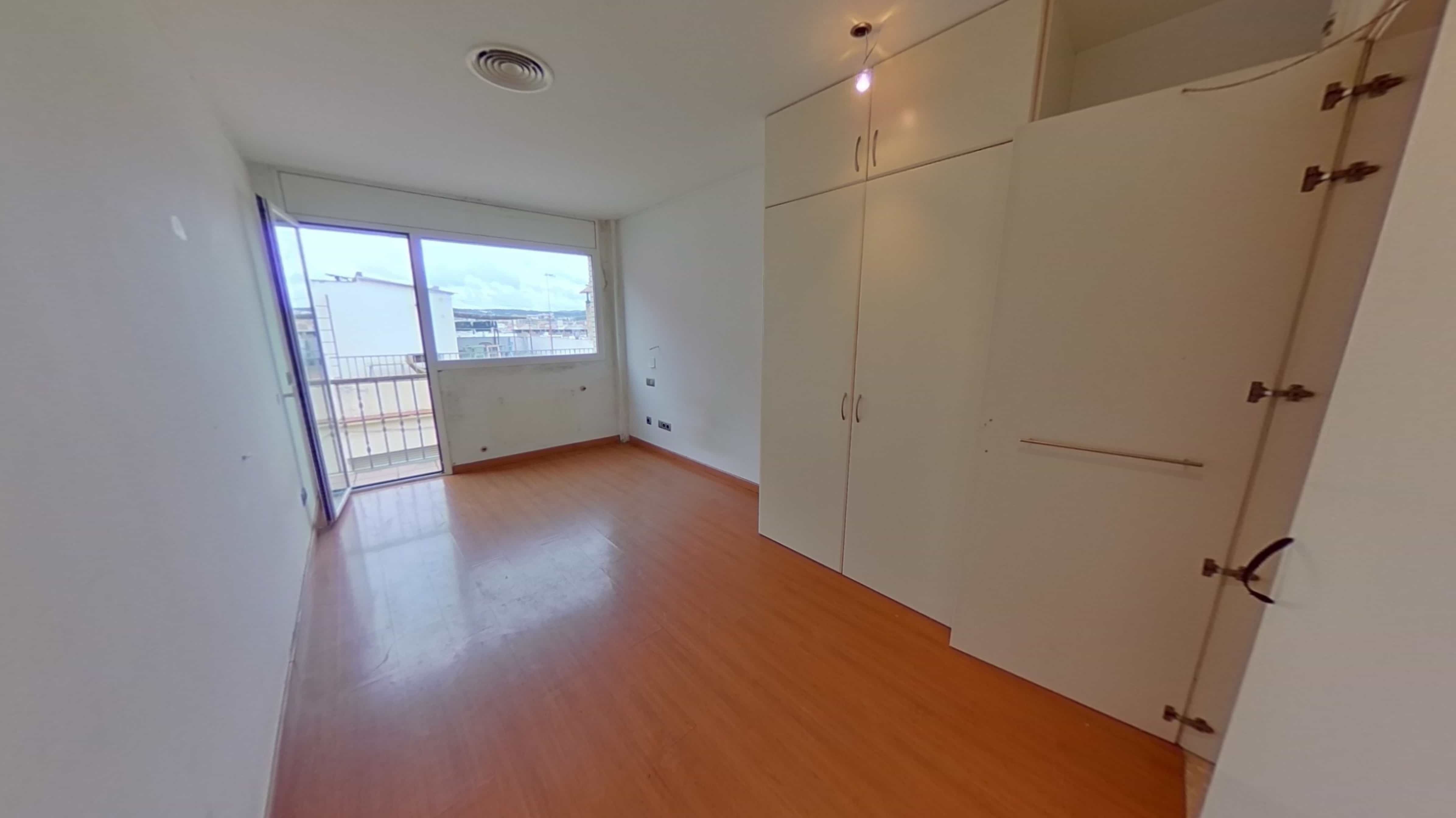 Chalet adosado en venta en calle Emporda