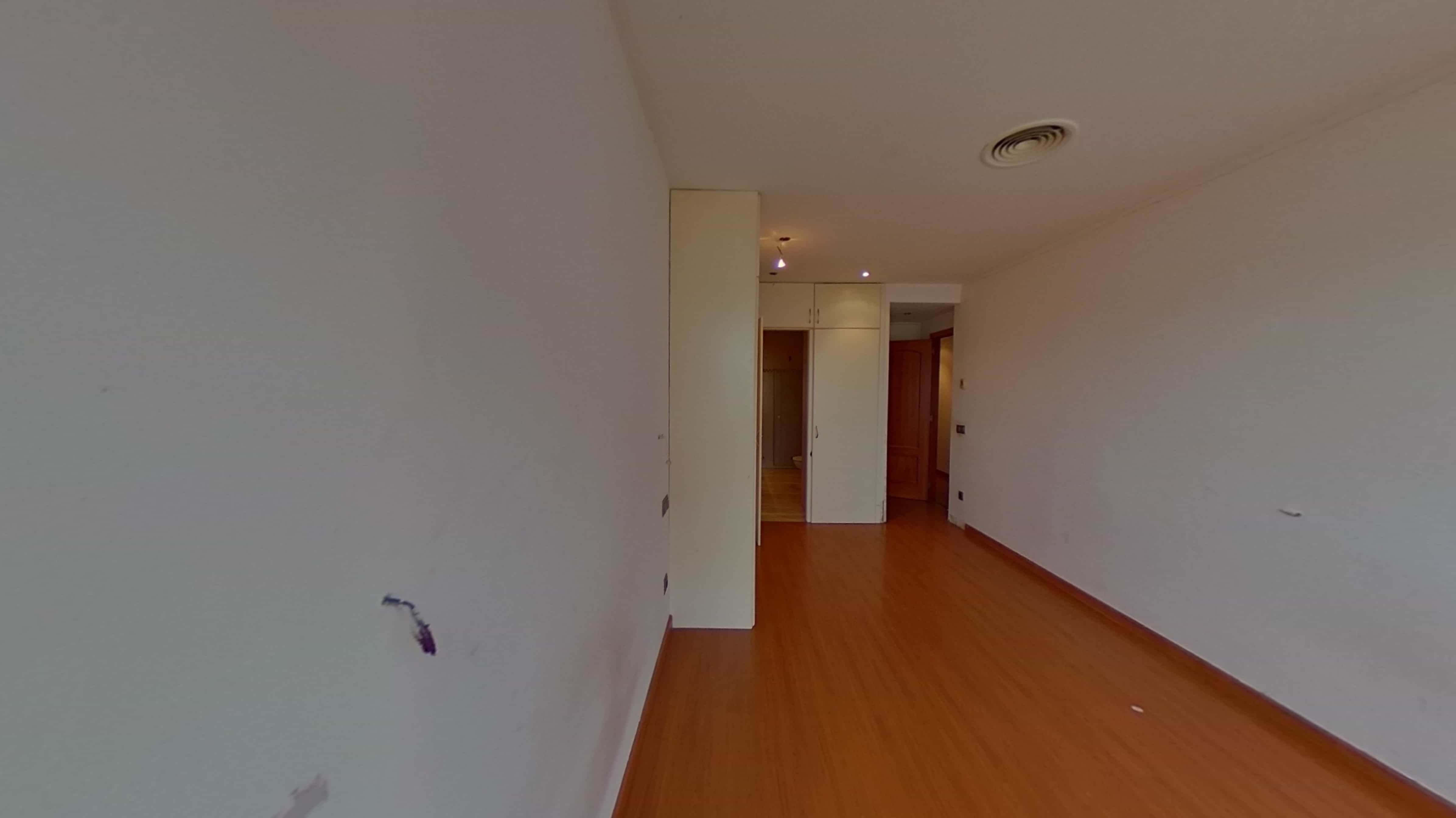 Chalet adosado en venta en calle Emporda
