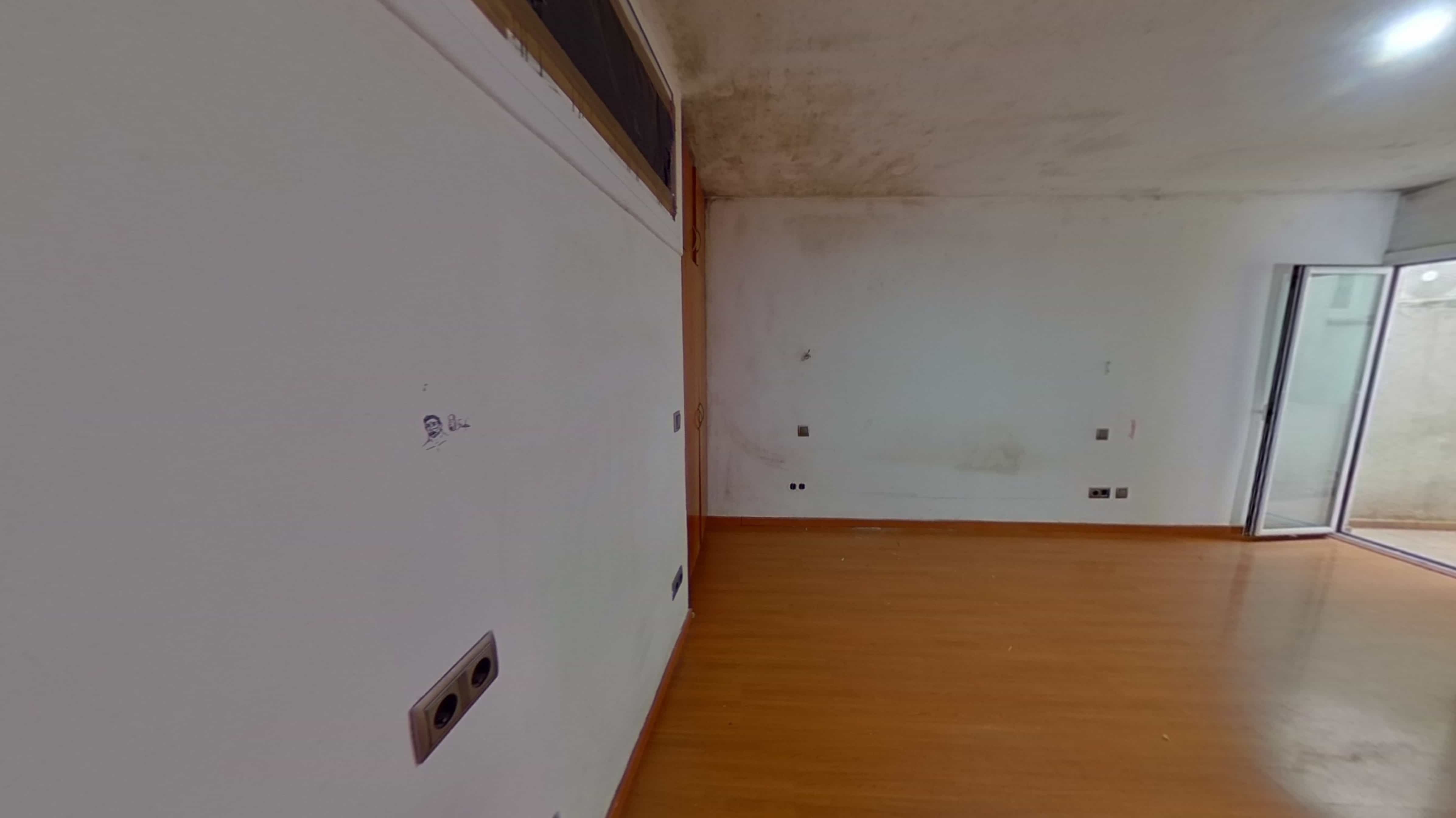 Chalet adosado en venta en calle Emporda