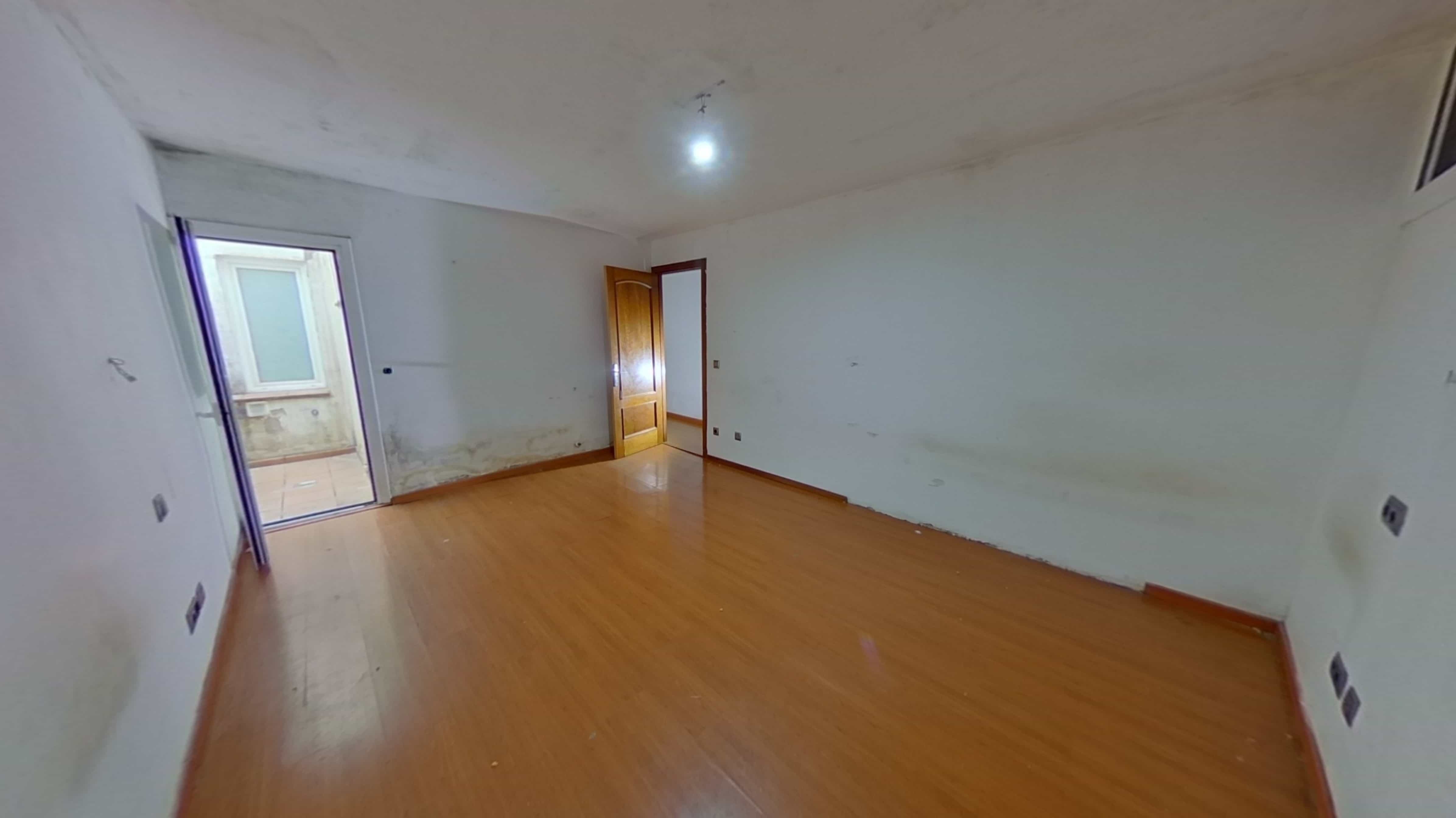 Chalet adosado en venta en calle Emporda