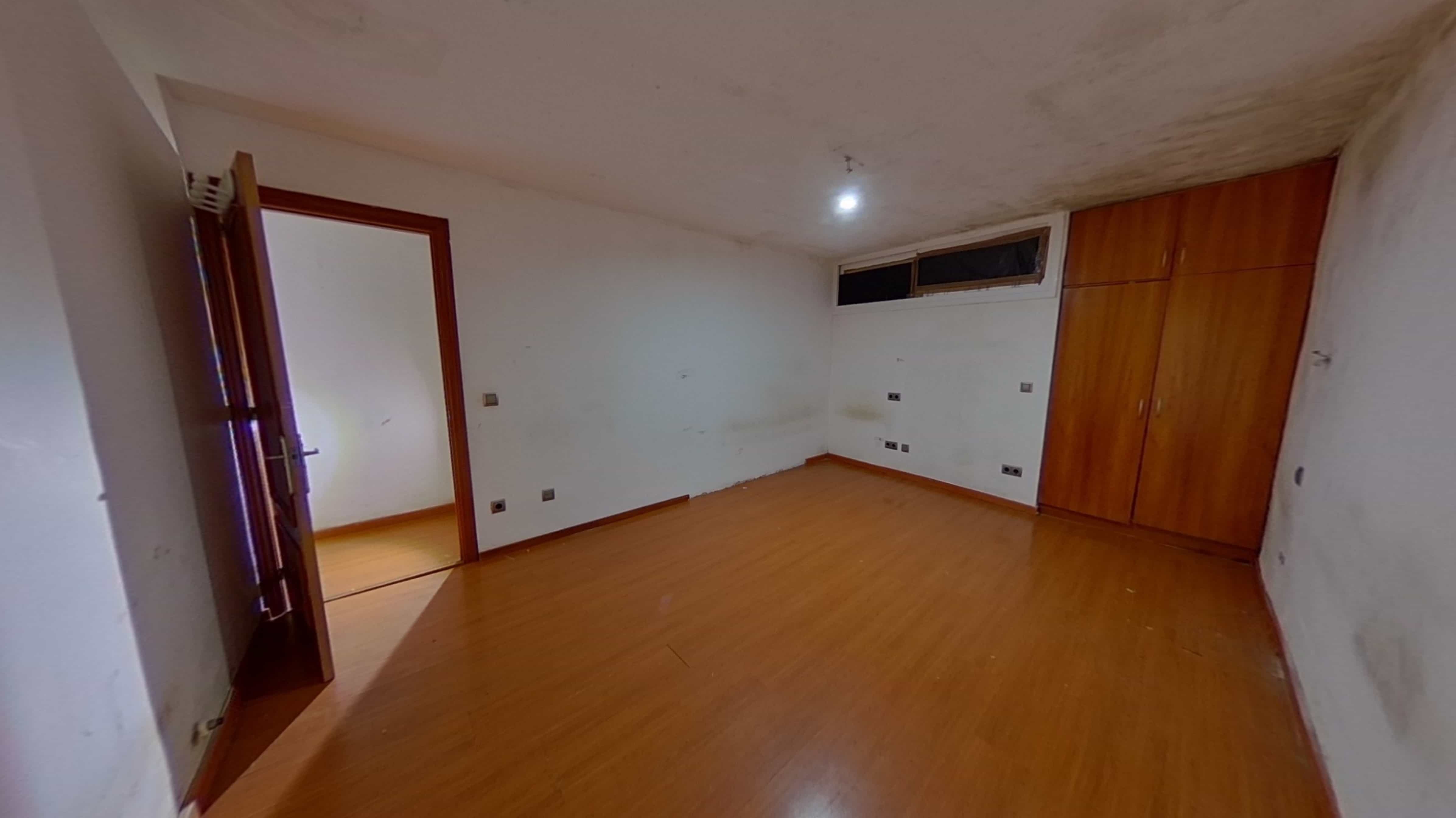 Chalet adosado en venta en calle Emporda