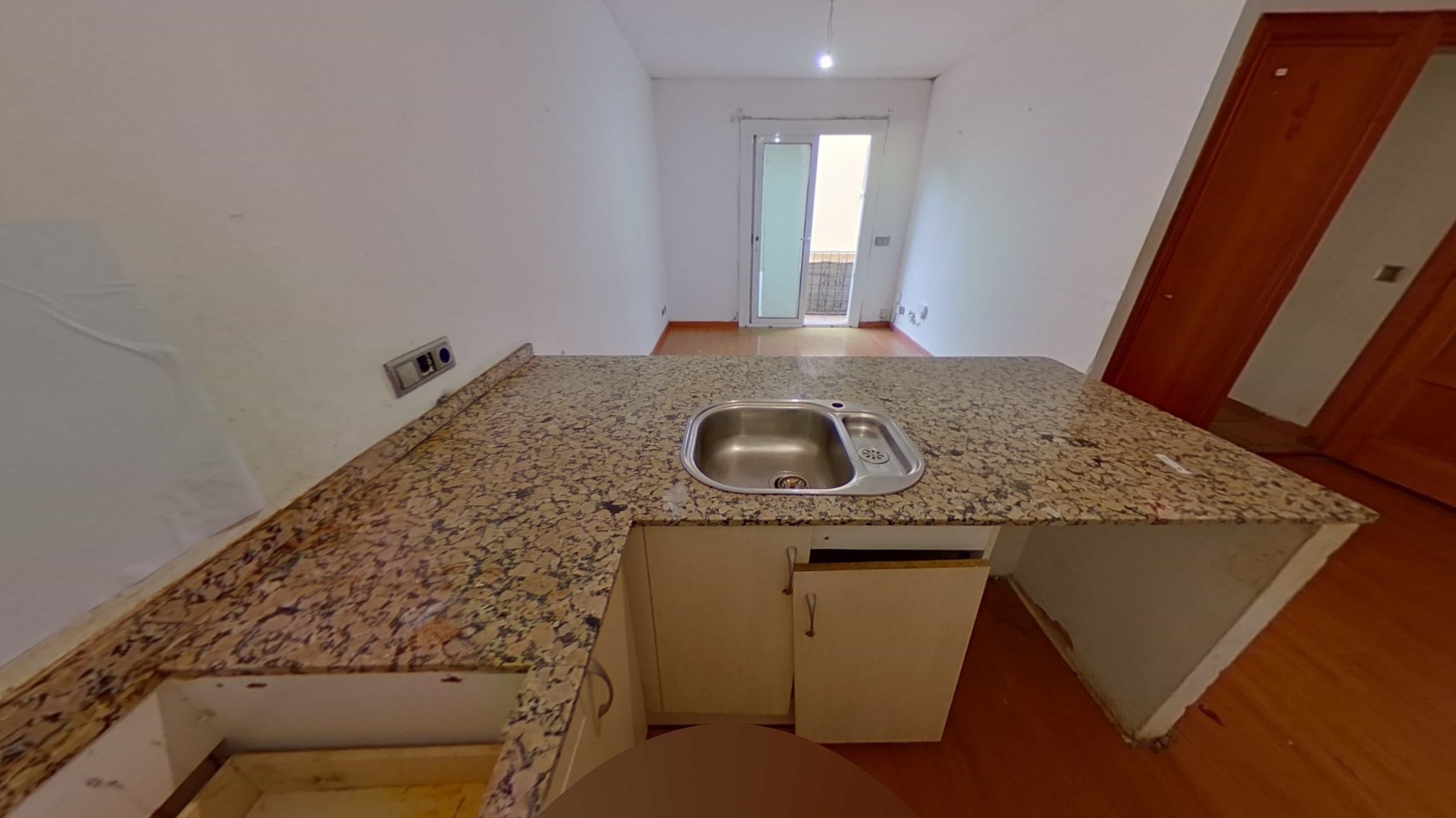 Chalet adosado en venta en calle Emporda