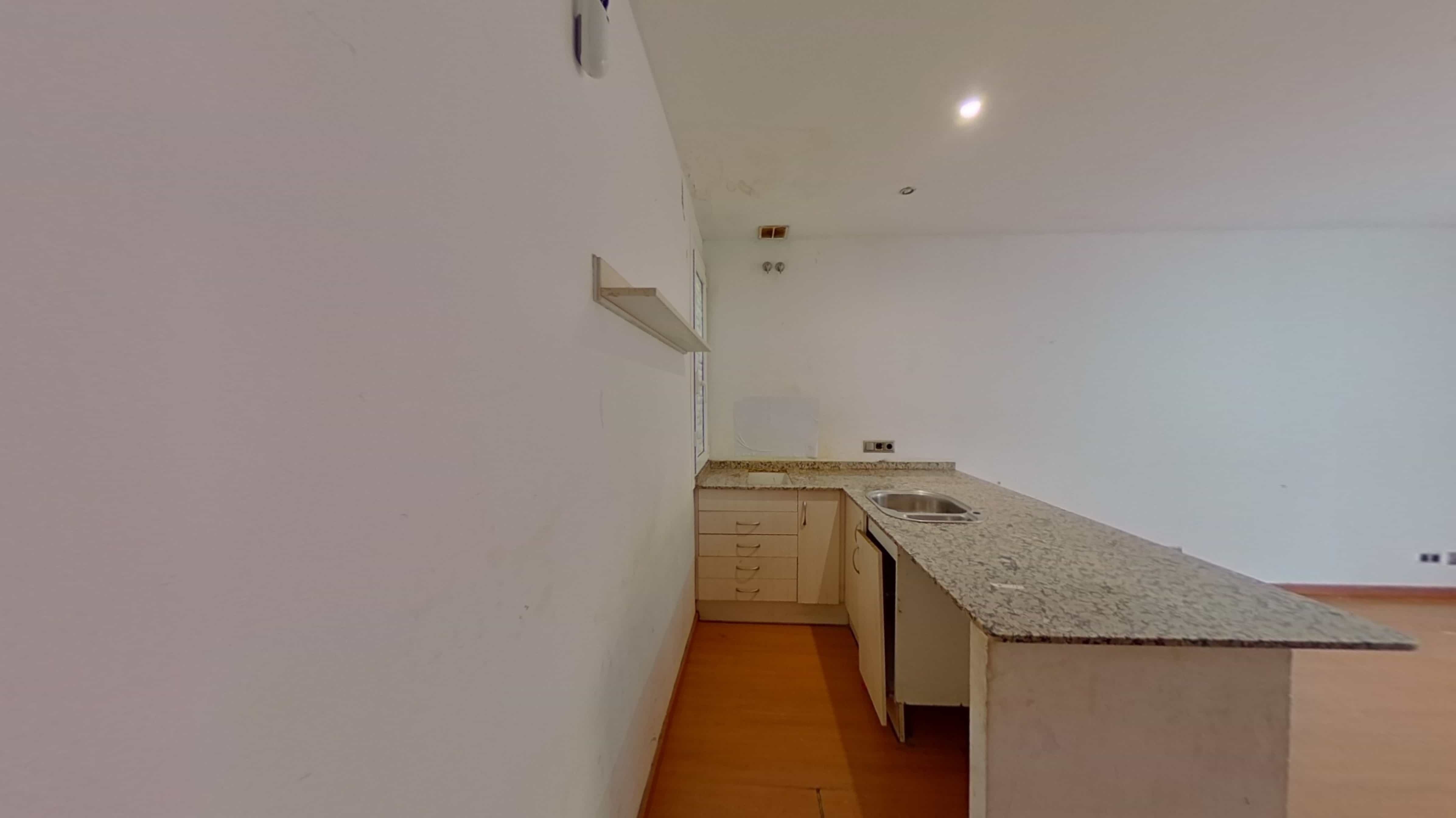 Chalet adosado en venta en calle Emporda