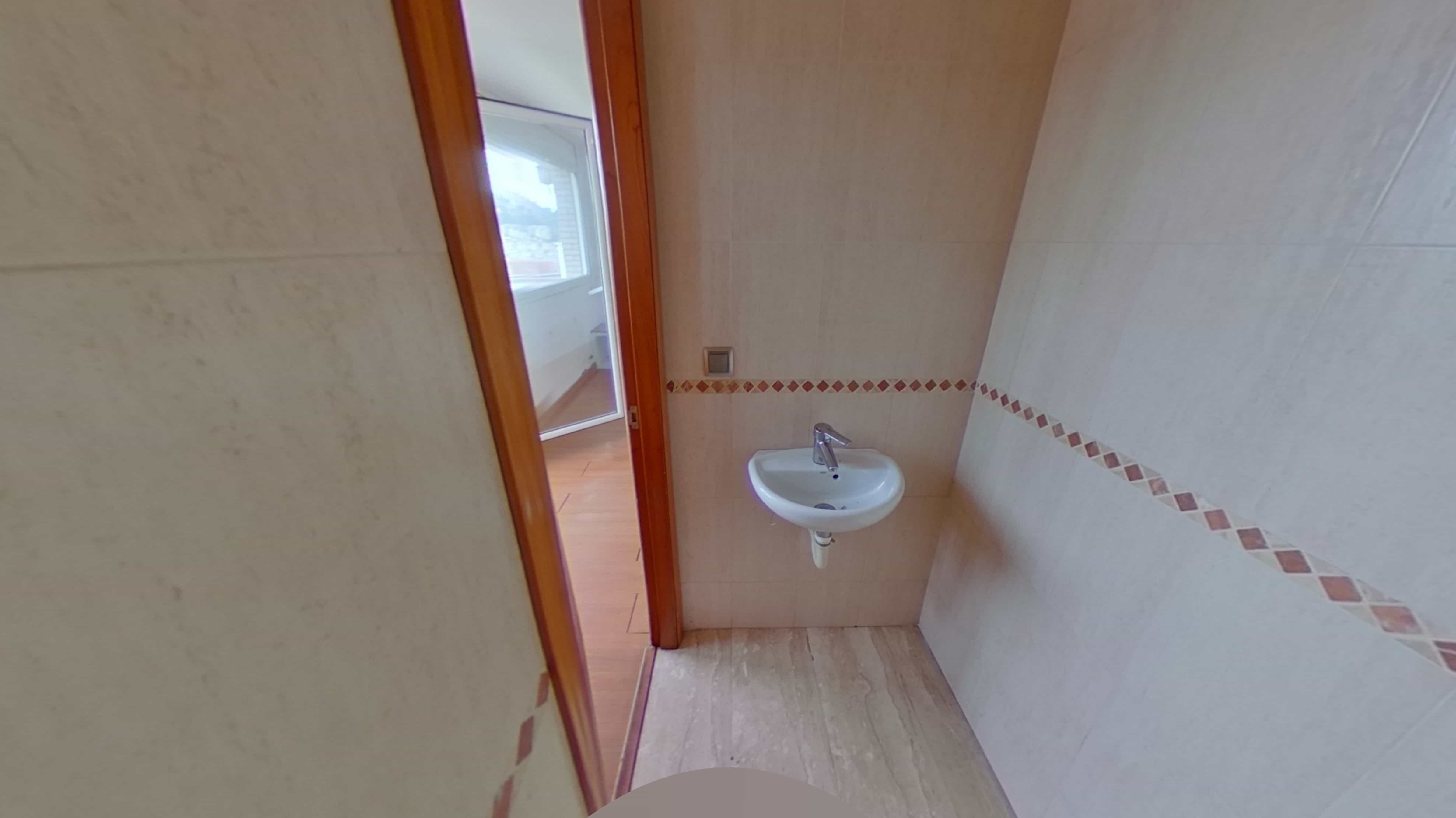 Chalet adosado en venta en calle Emporda
