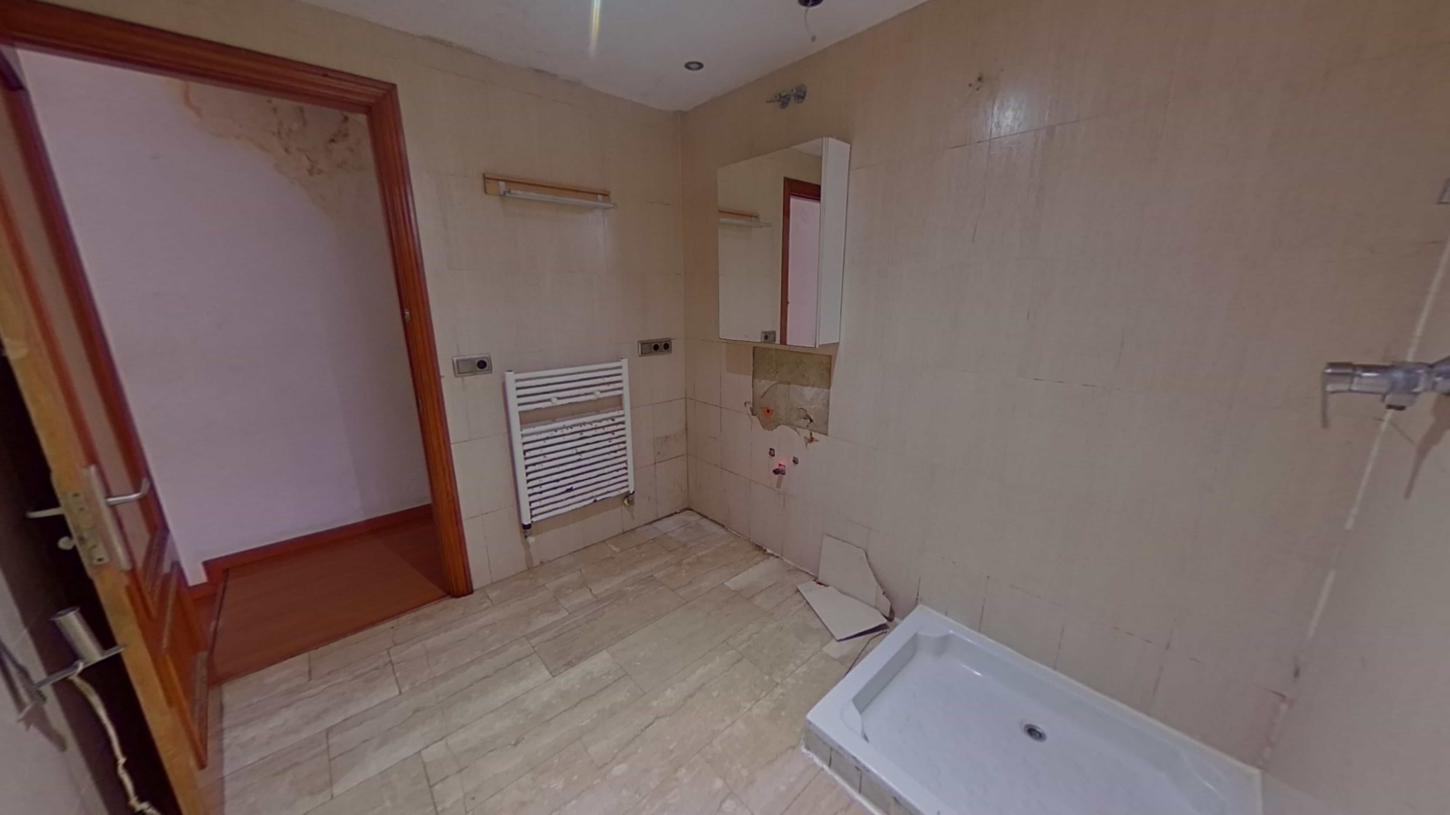 Chalet adosado en venta en calle Emporda
