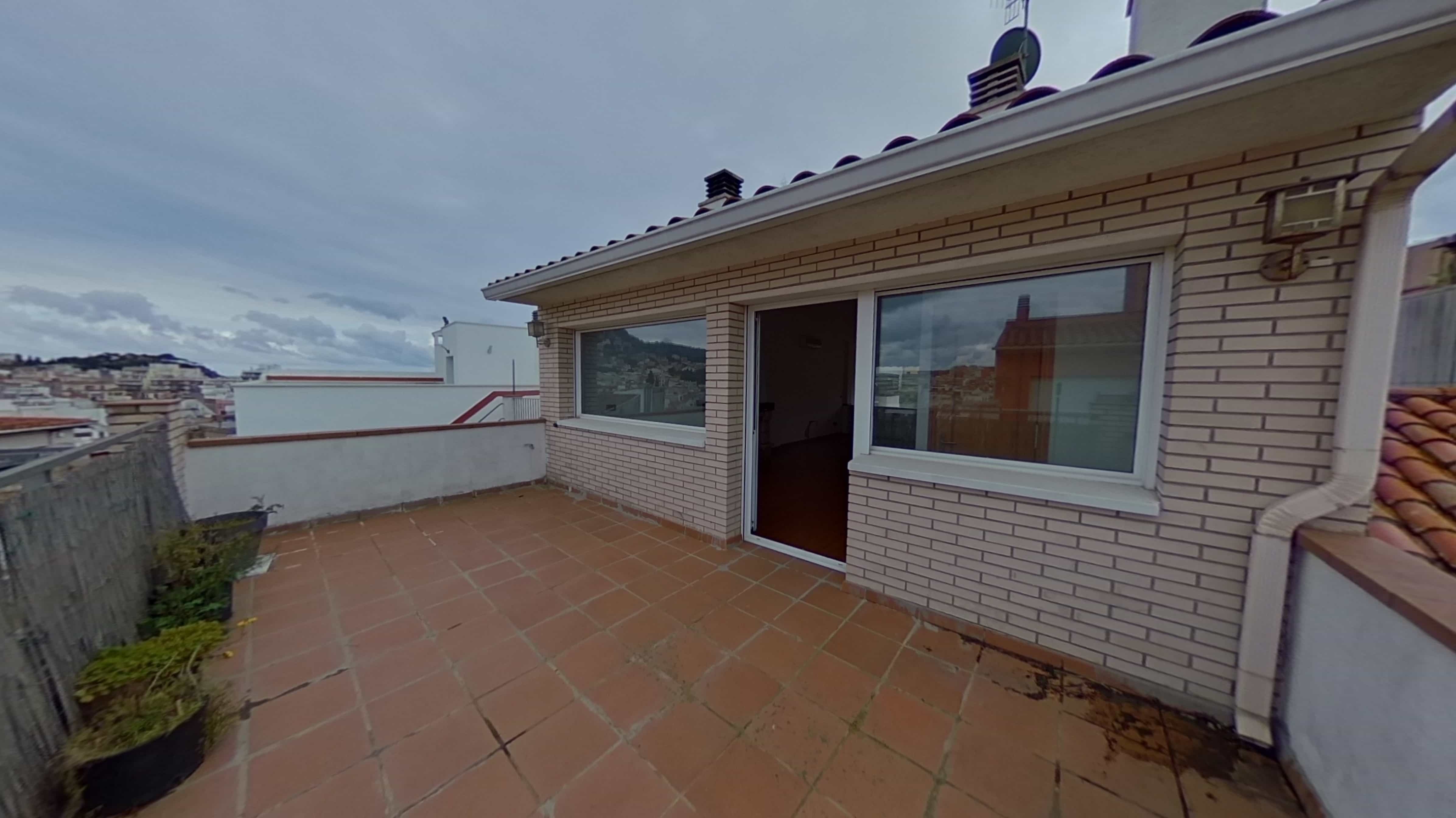 Chalet adosado en venta en calle Emporda