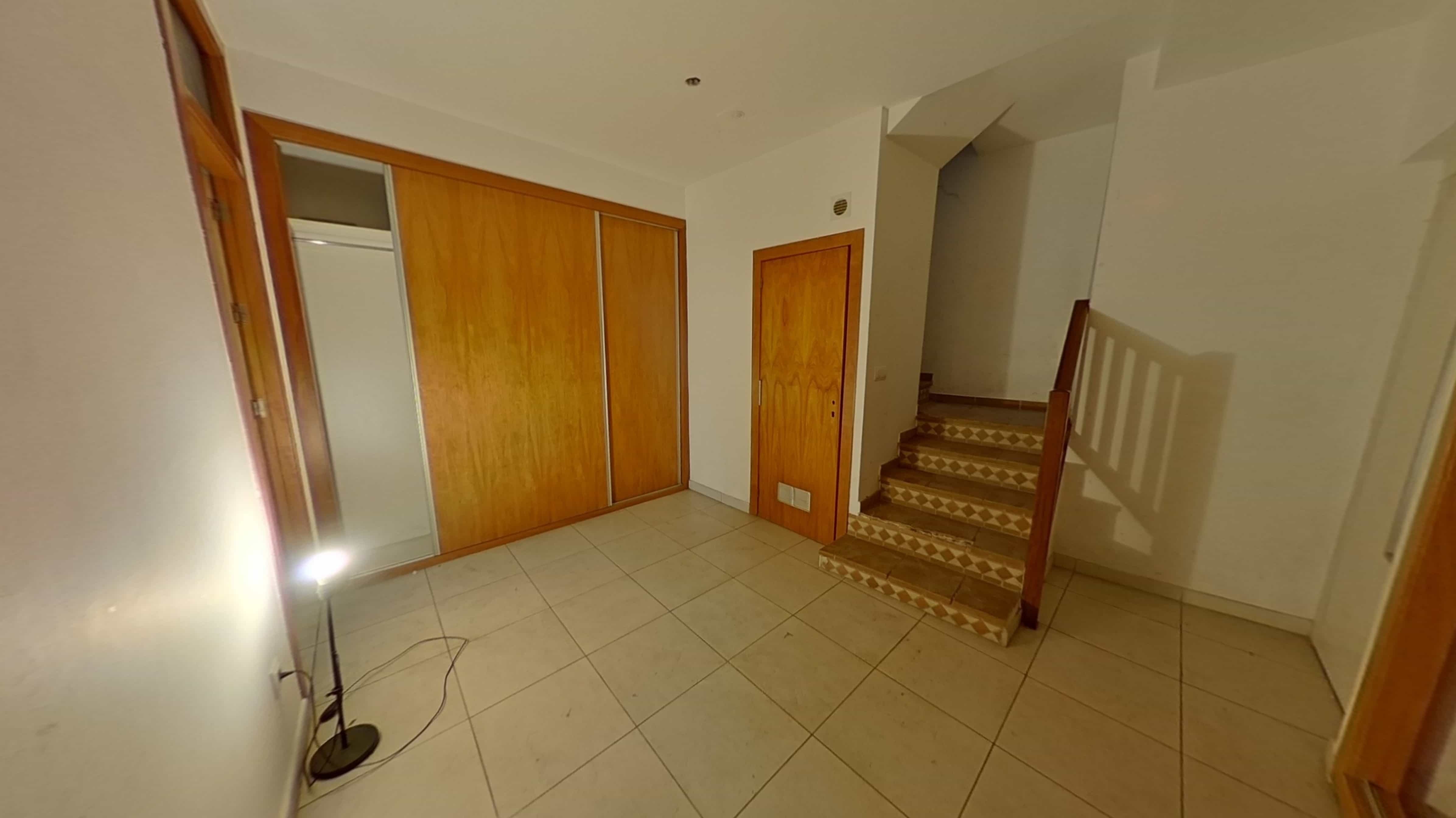 Chalet adosado en venta en calle Emporda