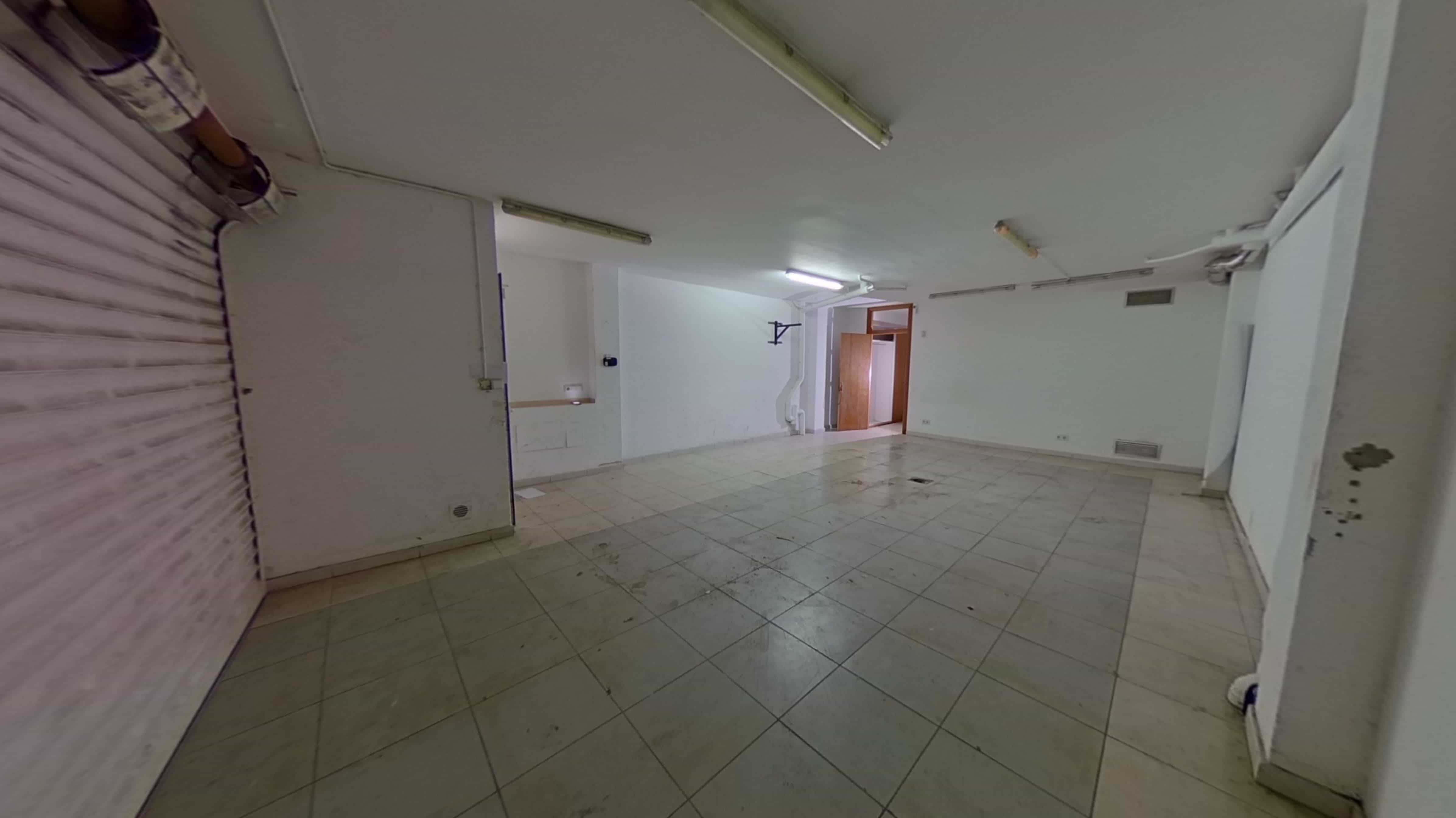 Chalet adosado en venta en calle Emporda