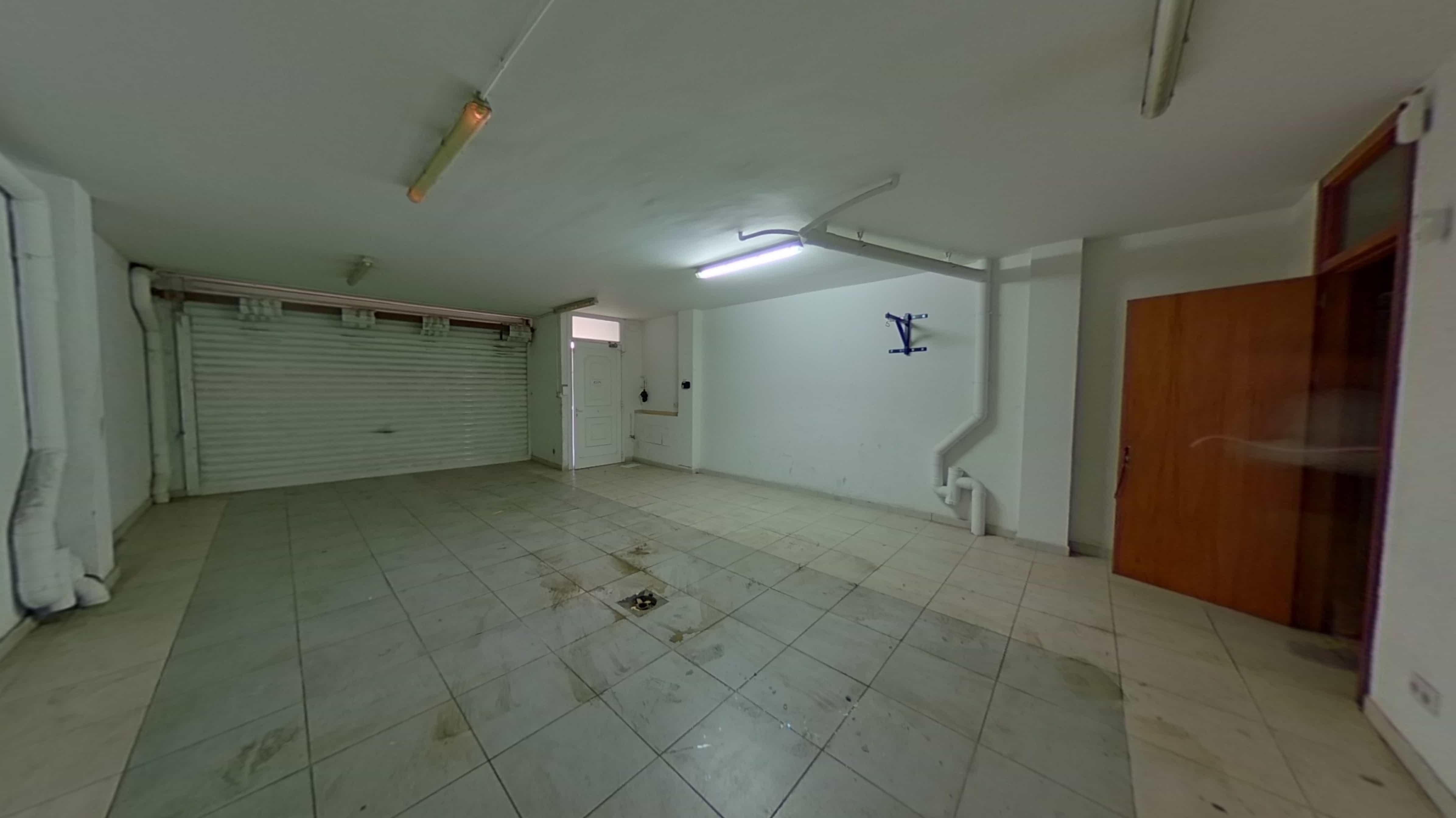 Chalet adosado en venta en calle Emporda