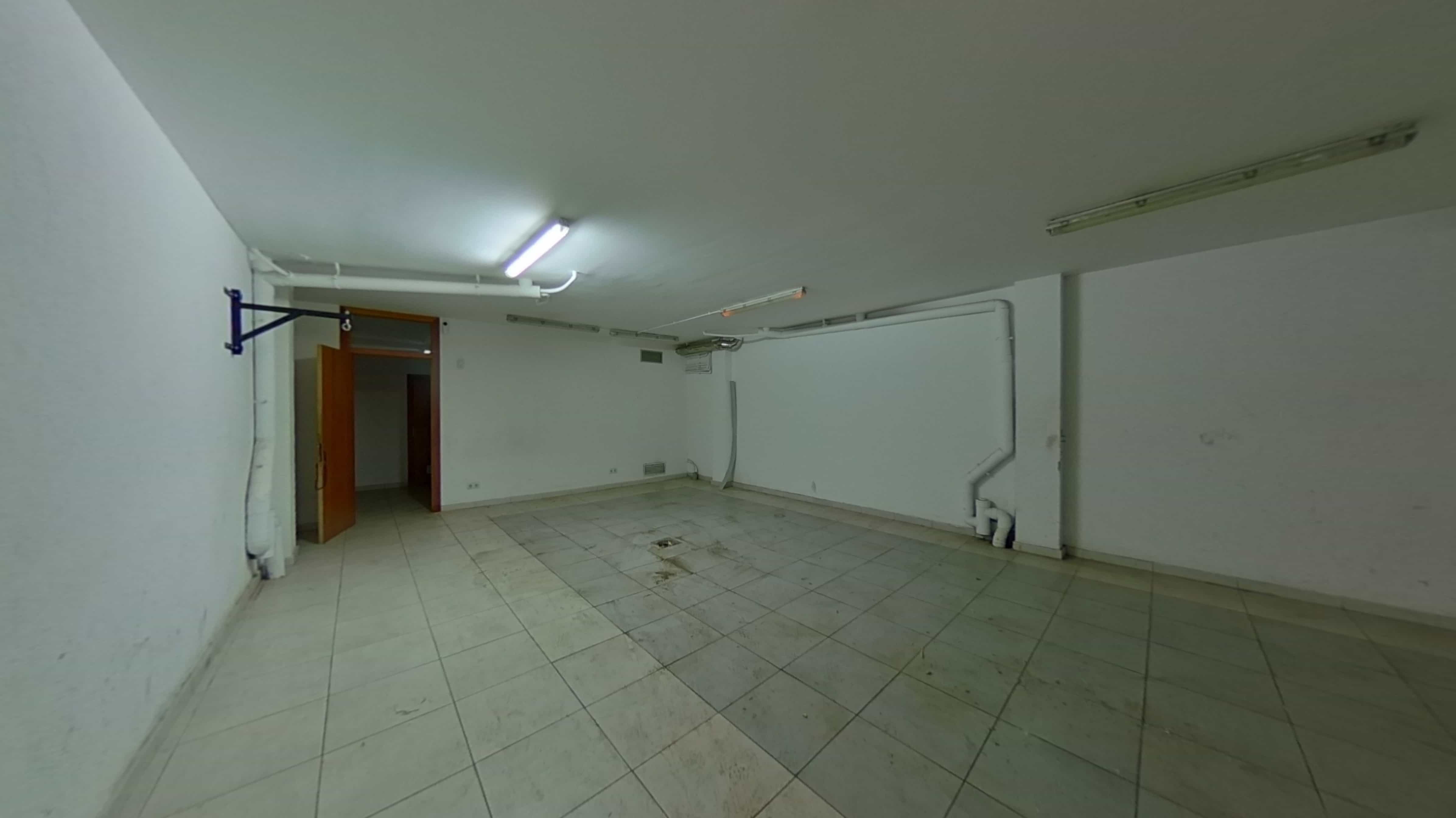 Chalet adosado en venta en calle Emporda