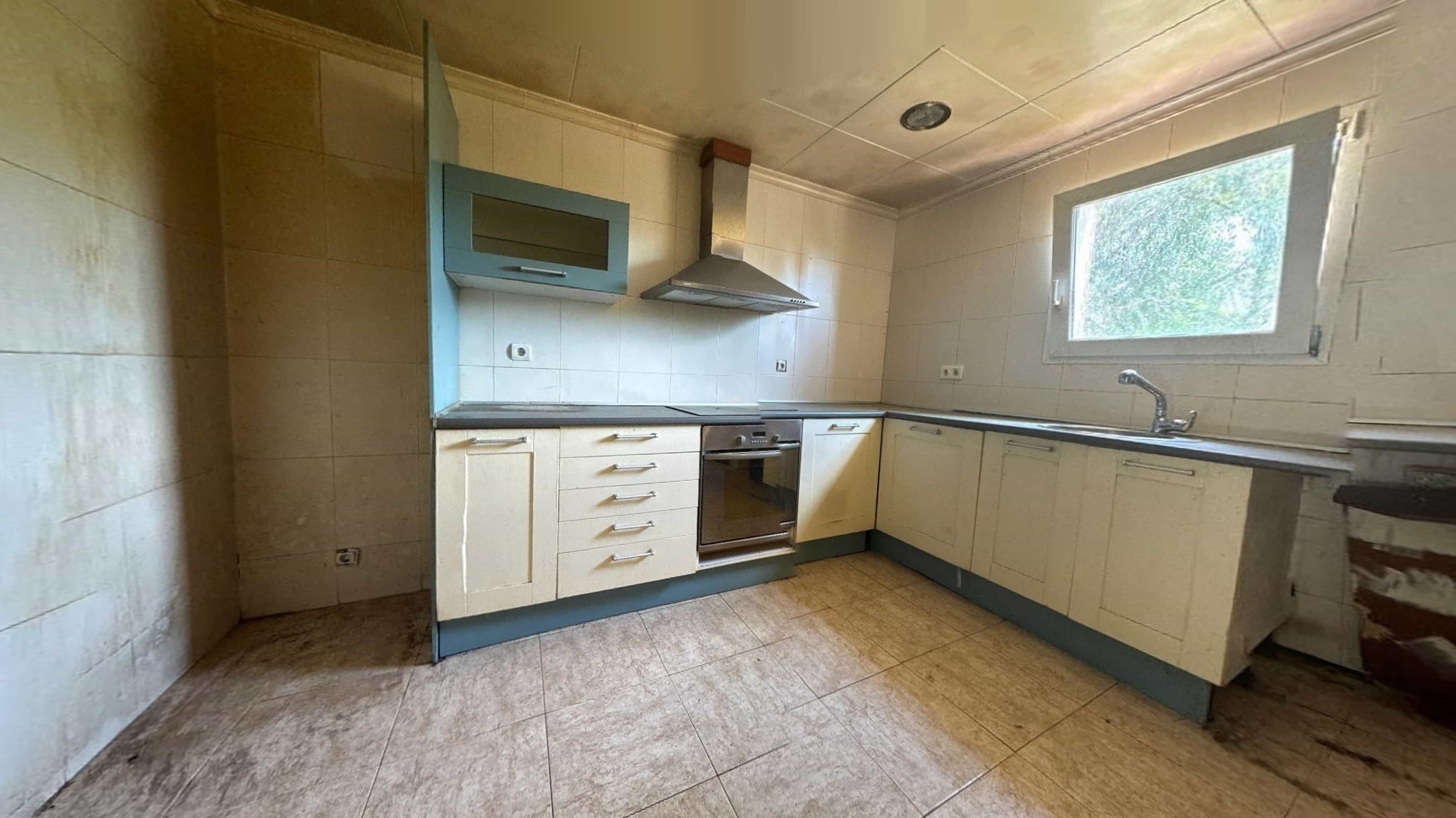 Townhouse for sale in calle Girona
