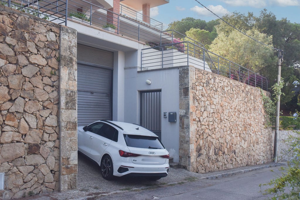 Chalet adosado en venta en calle Garbi