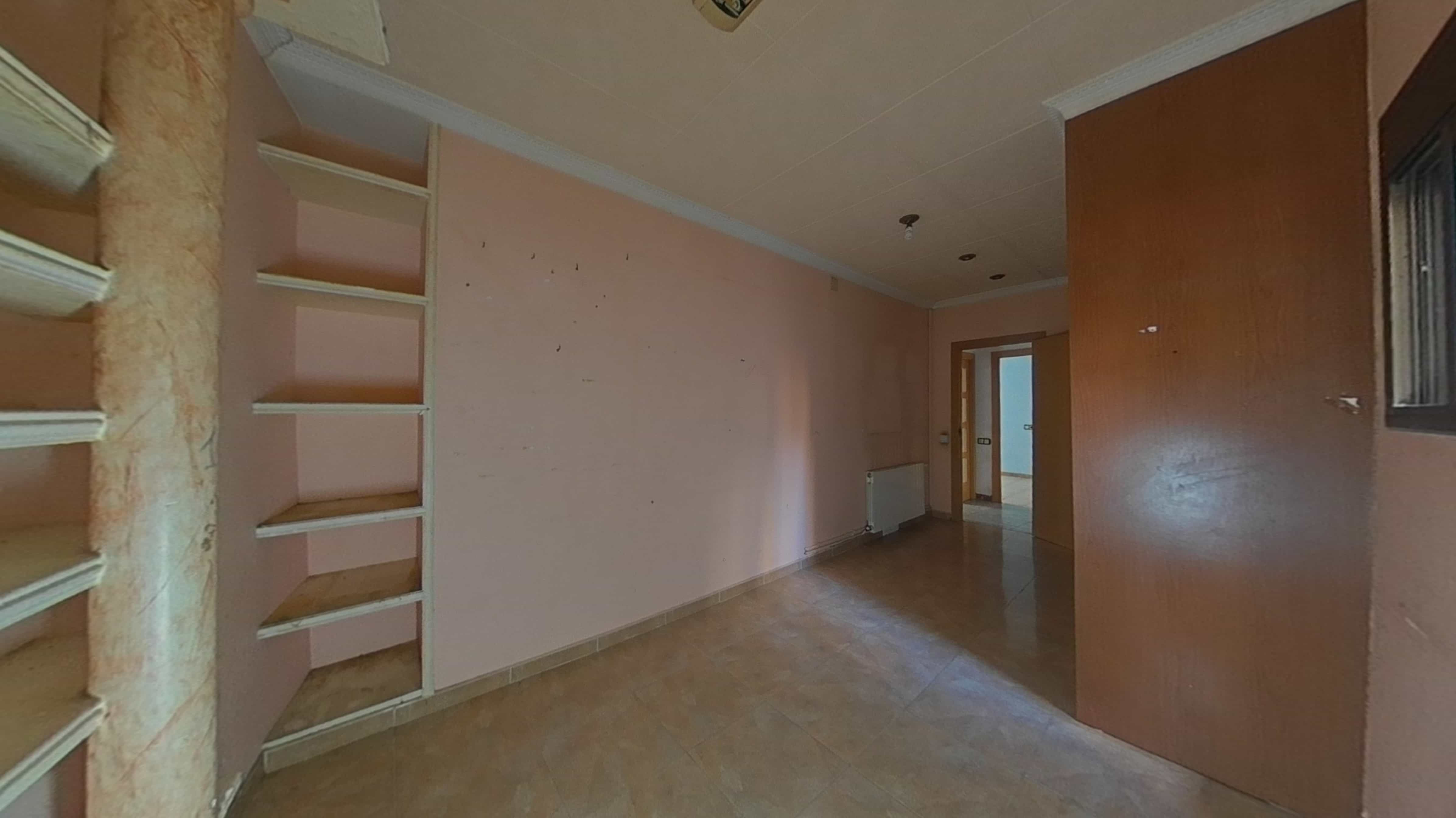 Flat for sale in calle Santes Creus