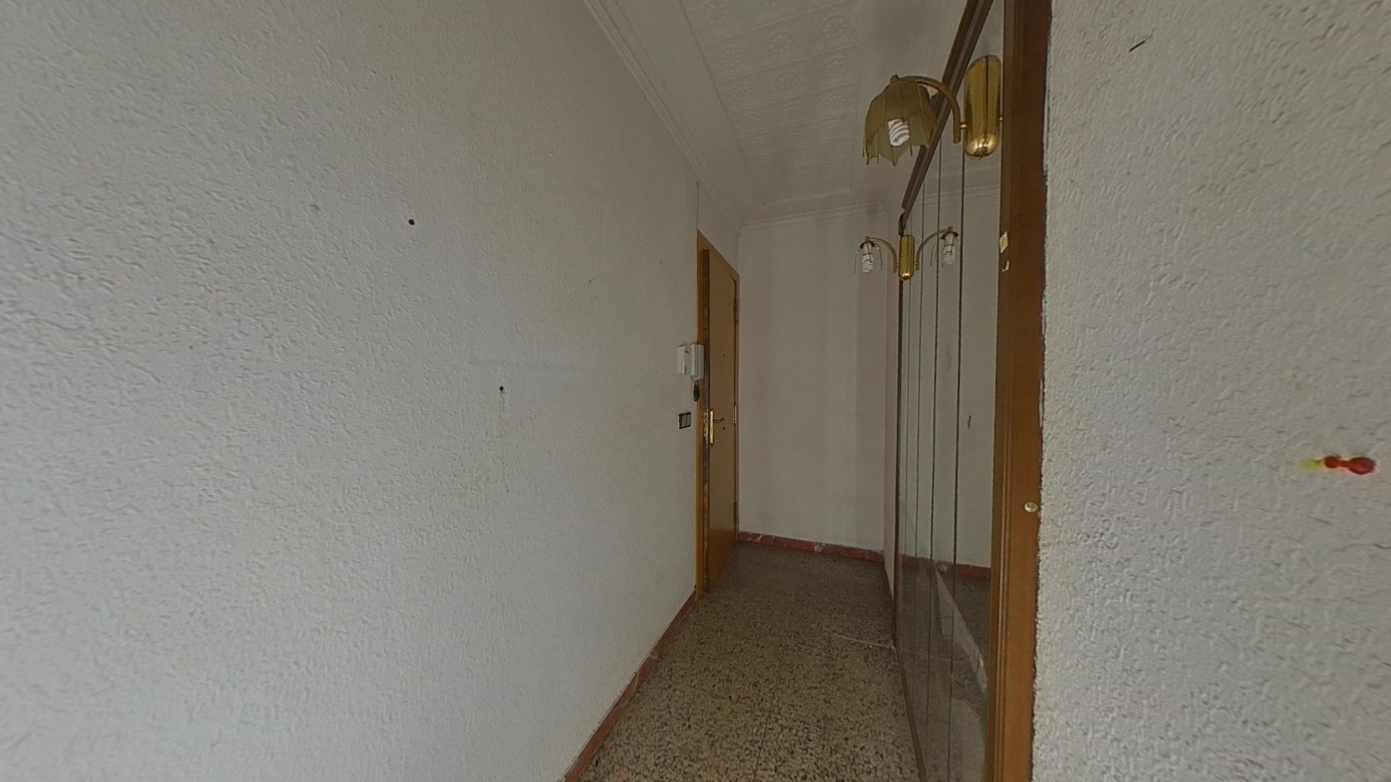 Flat for sale in calle Santes Creus