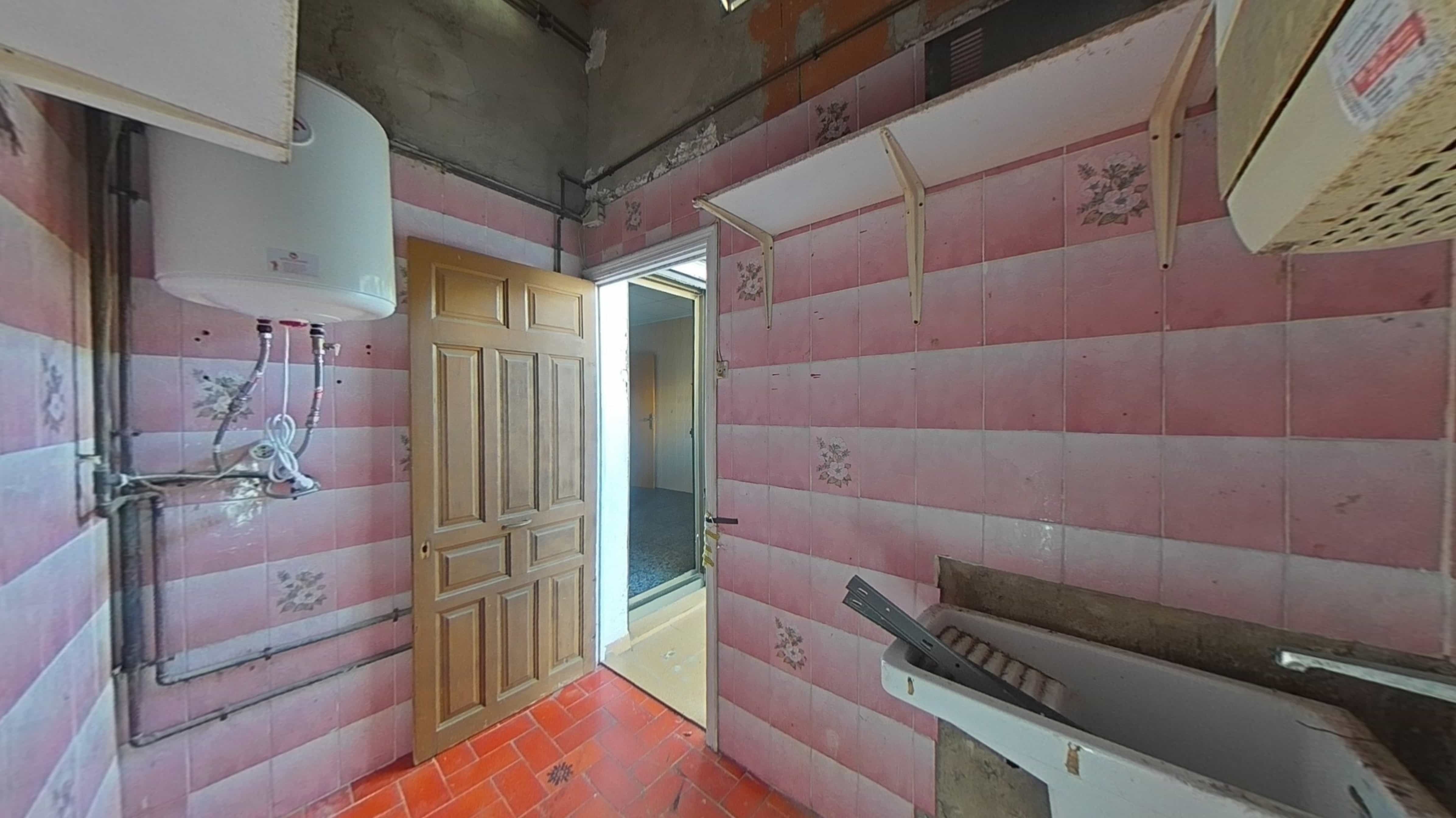 Flat for sale in calle Santes Creus