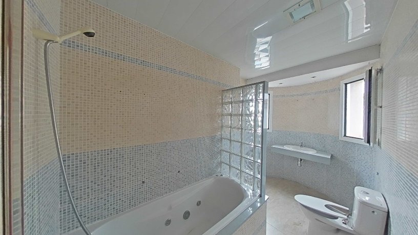 Chalet adosado en venta en avda Del Til.lers