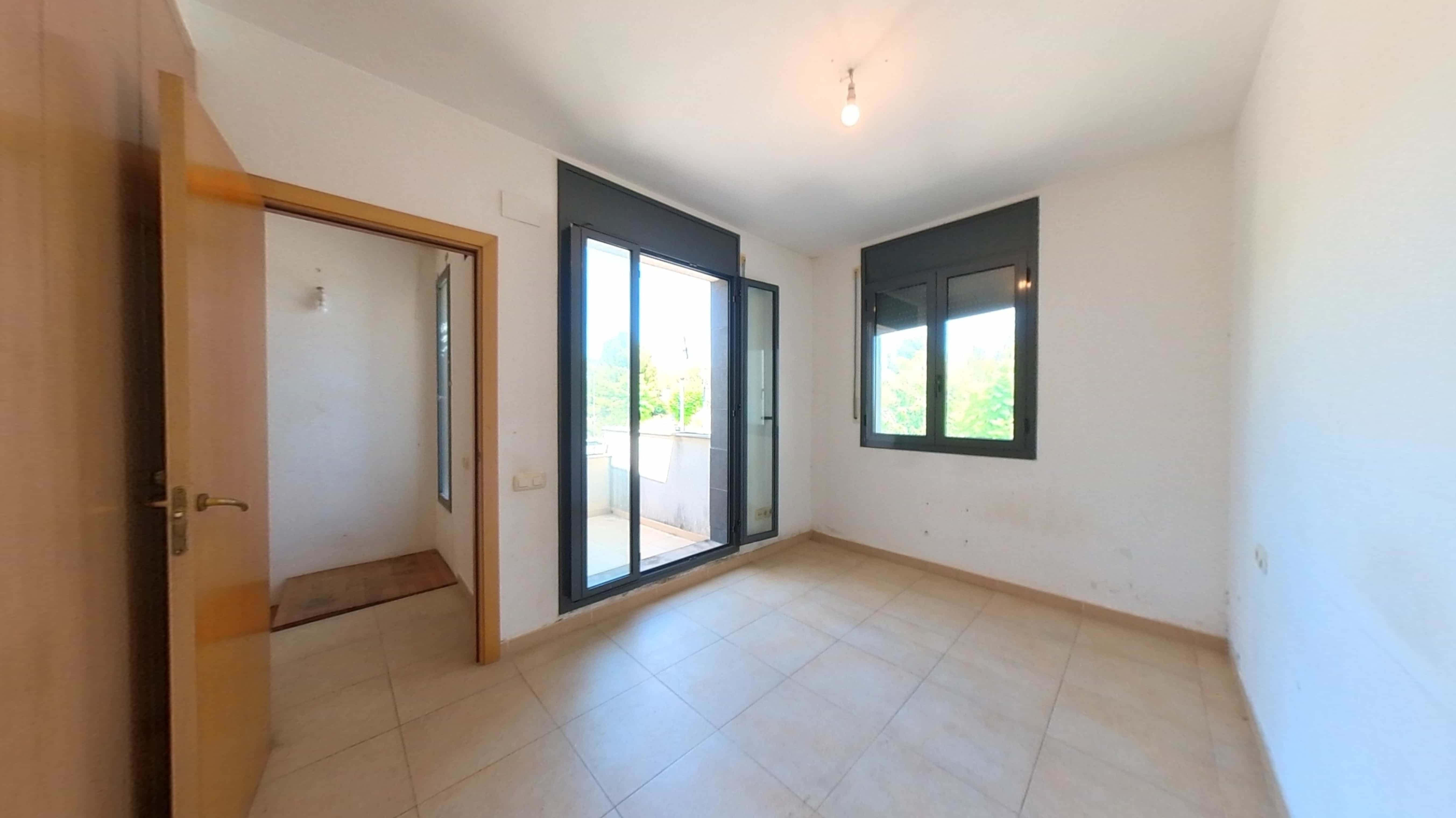 Townhouse for sale in calle Lola Anglada
