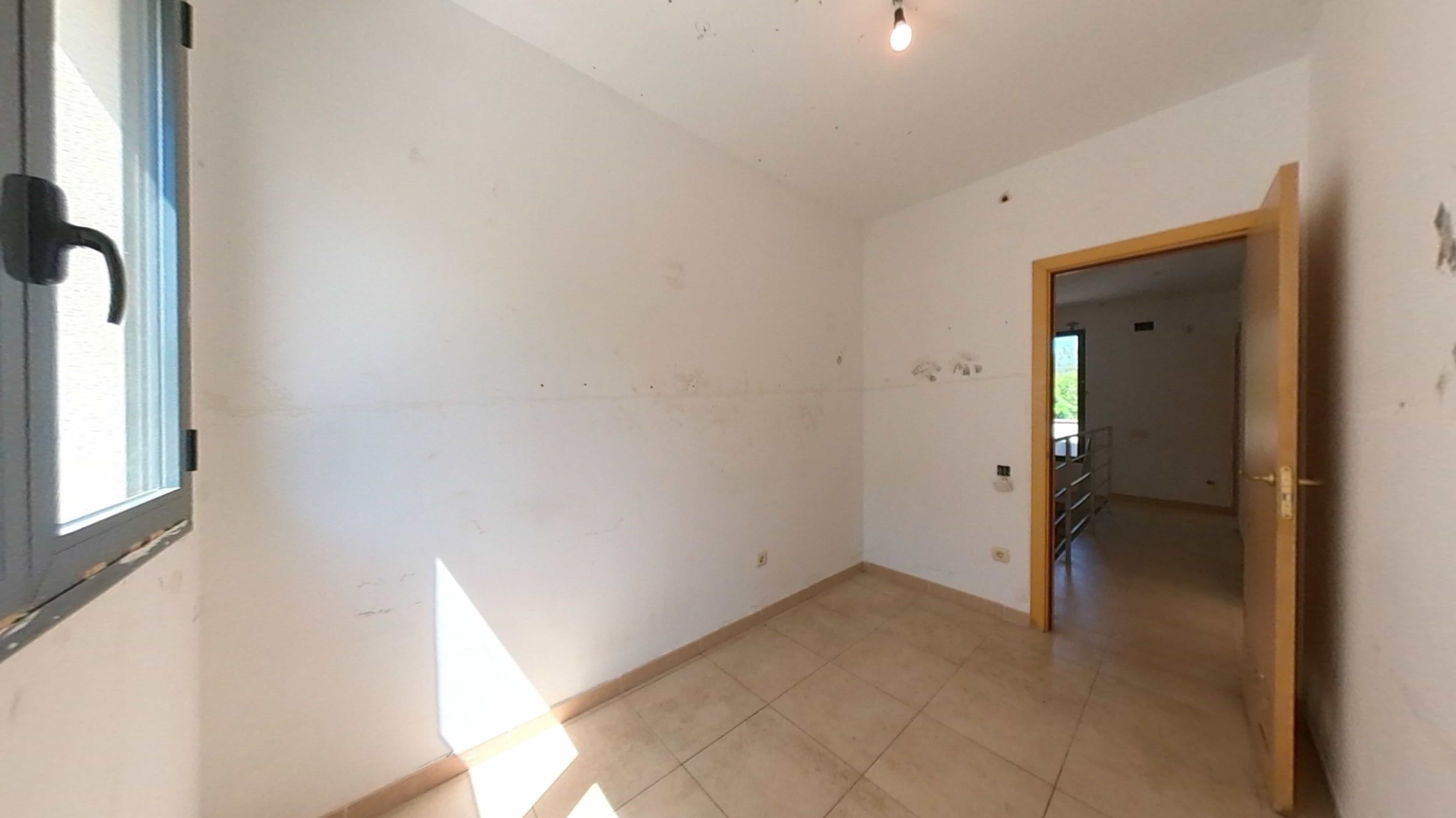 Townhouse for sale in calle Lola Anglada