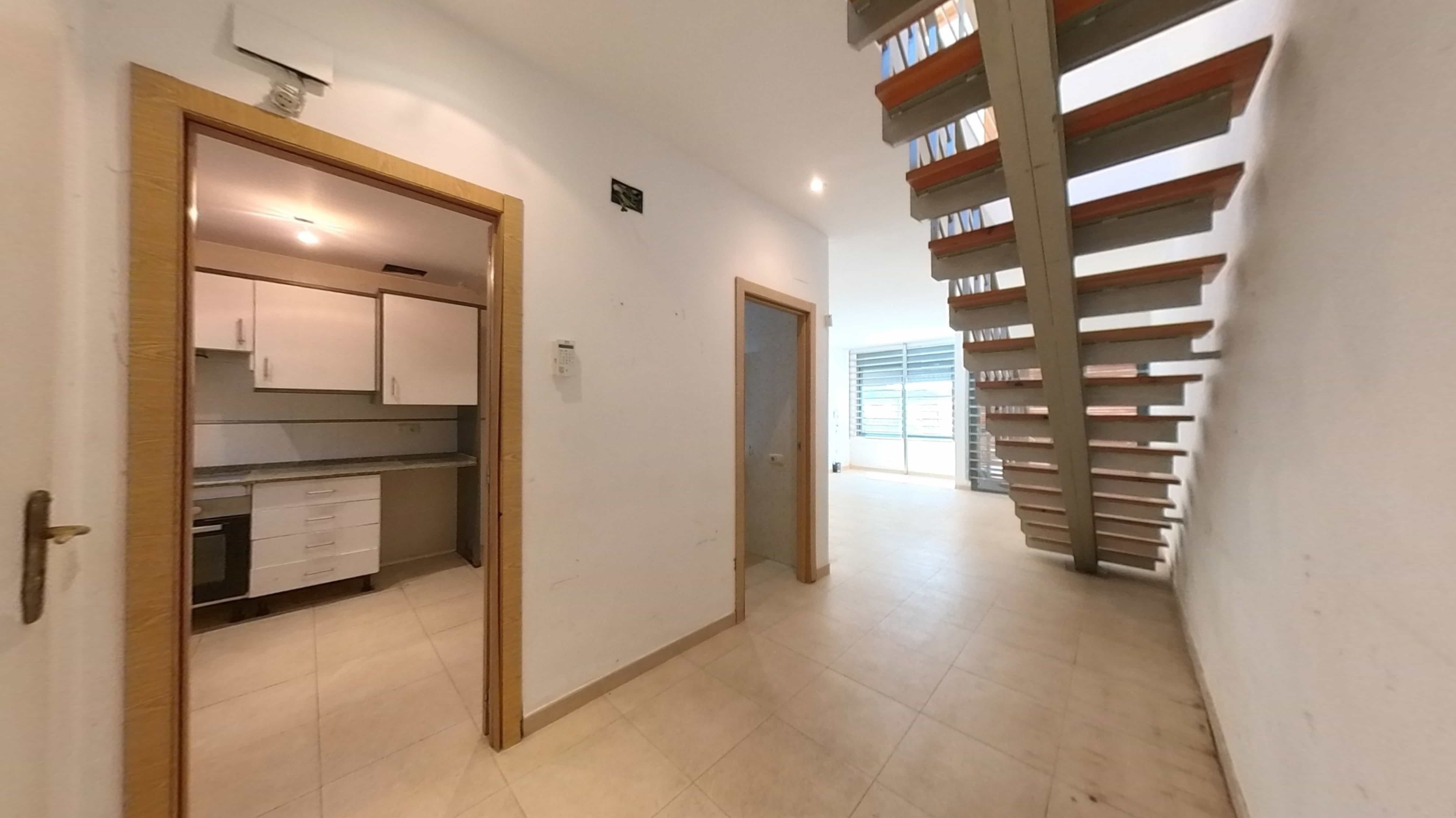 Townhouse for sale in calle Lola Anglada